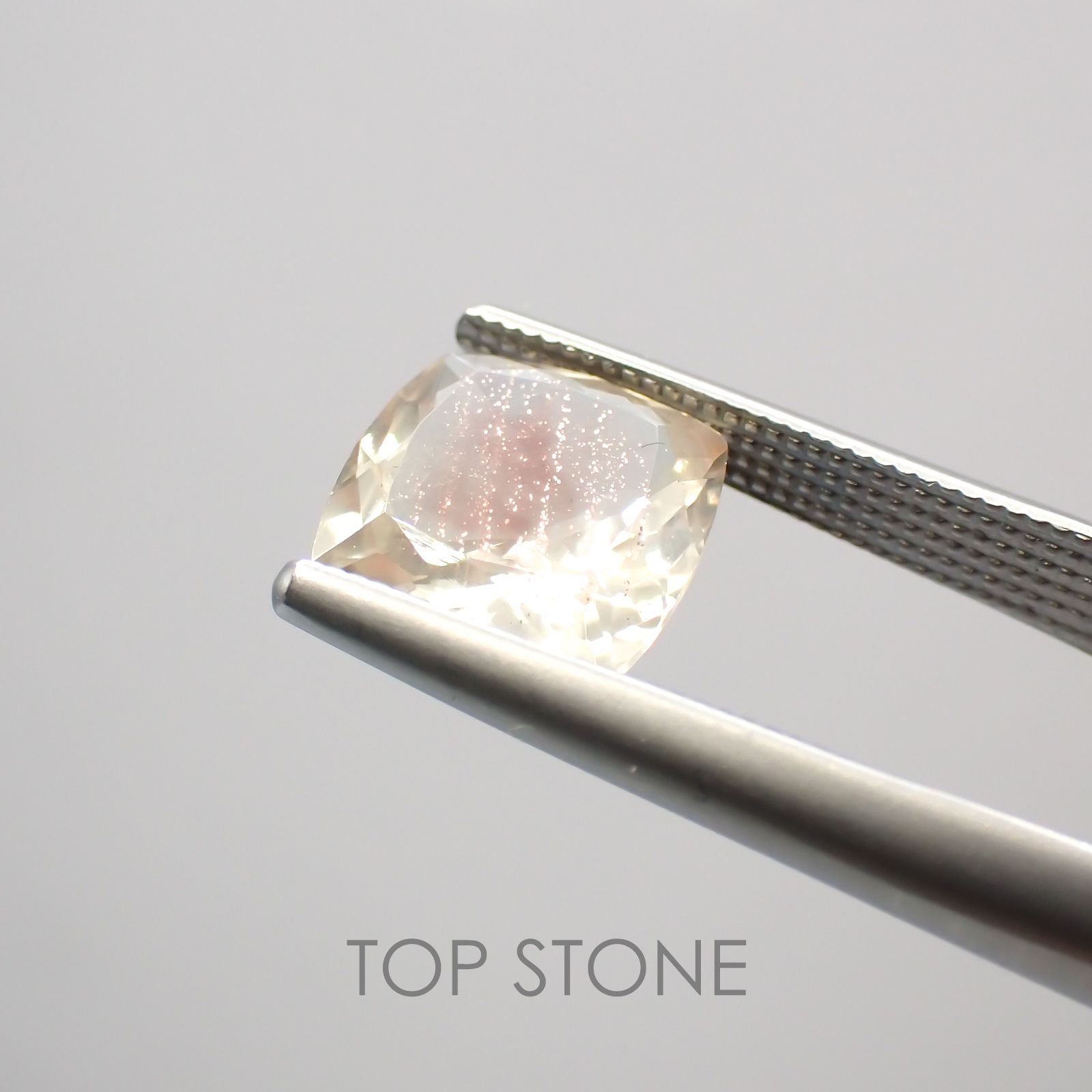 オレゴンサンストーン アメリカ産 ルース 1.85ct[210410537]8×7.9mm前後