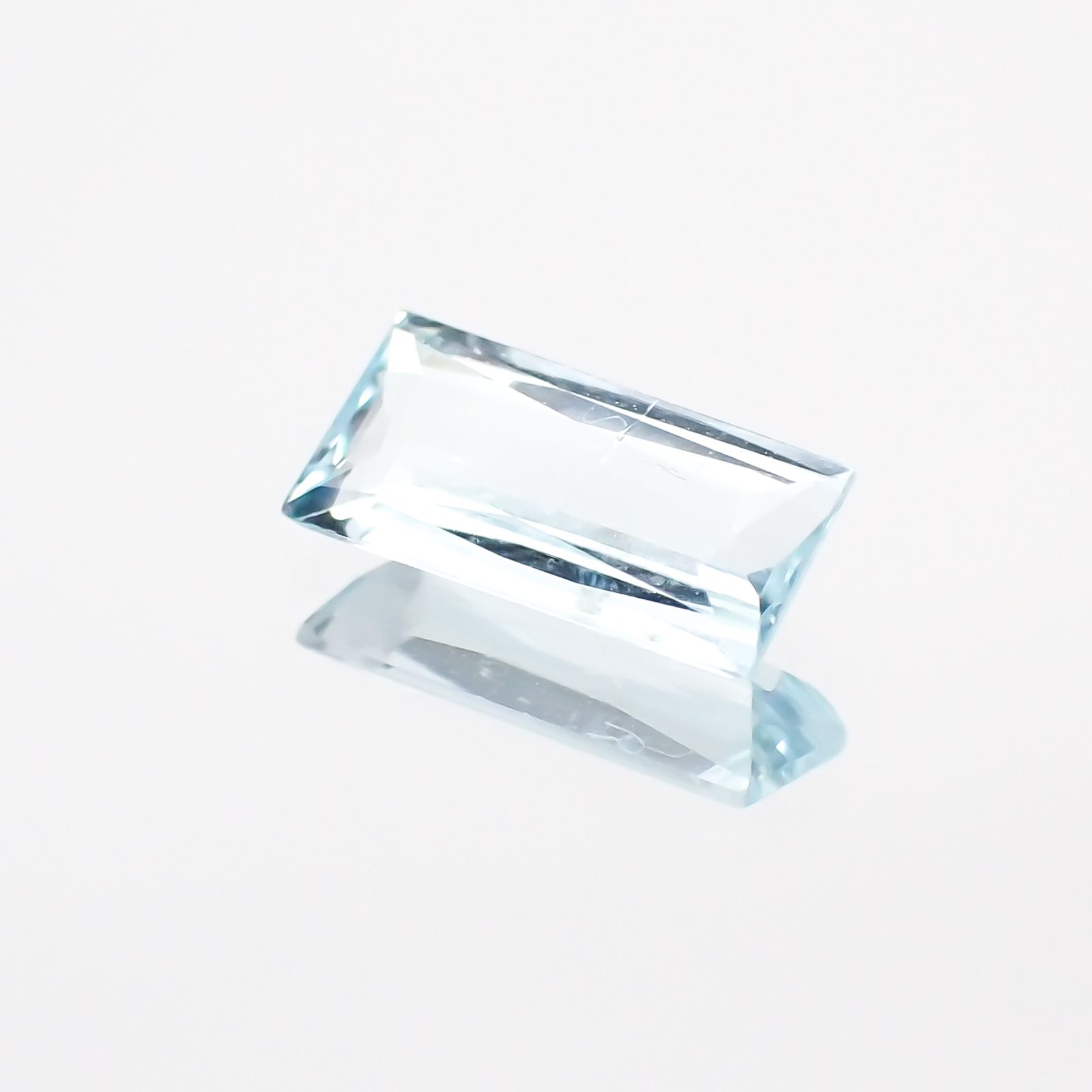 パライバトルマリン(宝石名トルマリン/別名パライバ・トルマリン) モザンビーク産 0.53ct 識別済[20127741]7.6×3.6mm前後