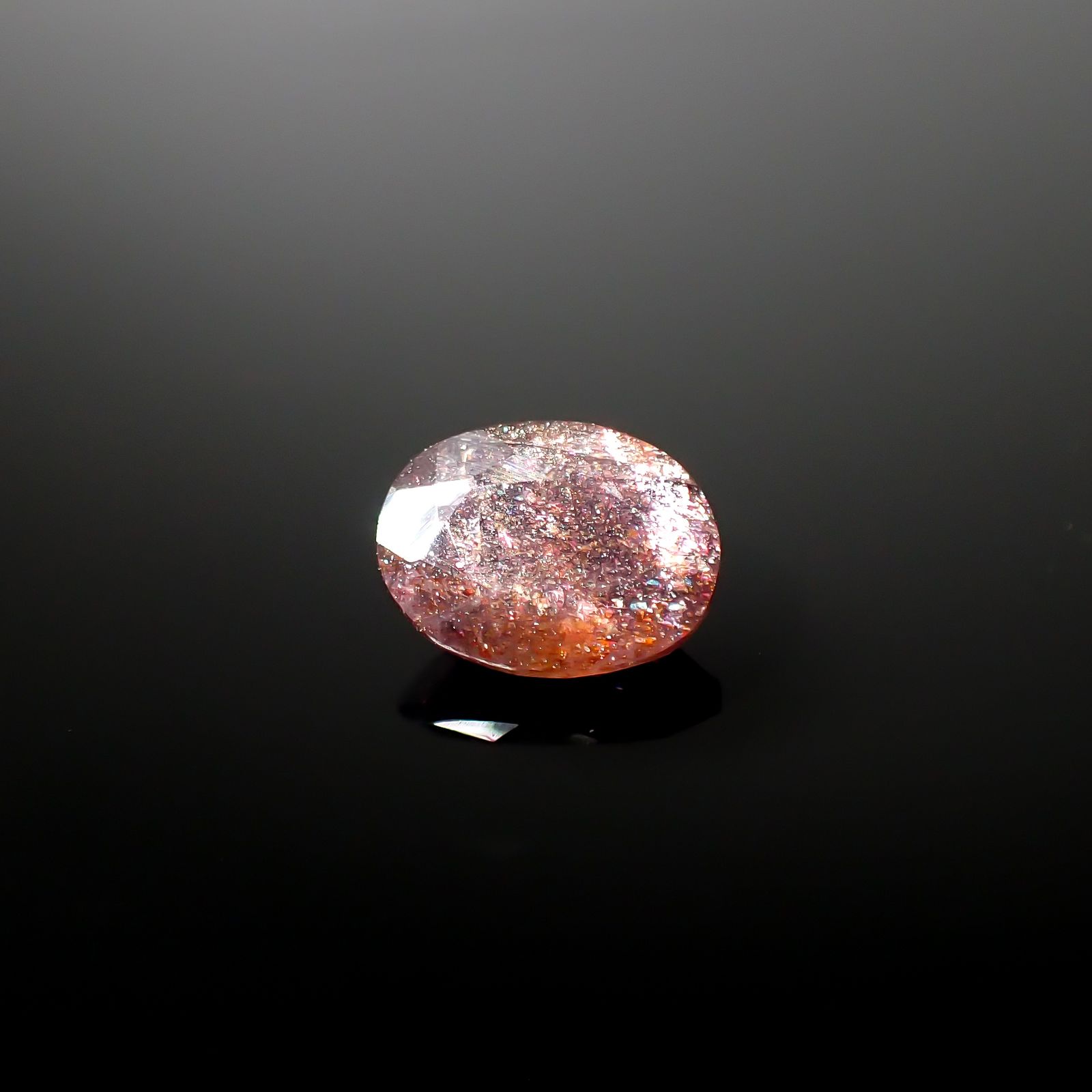 ブラッドショットアイオライト インド産 1.12ct [241129465]8.2x6.2mm前後