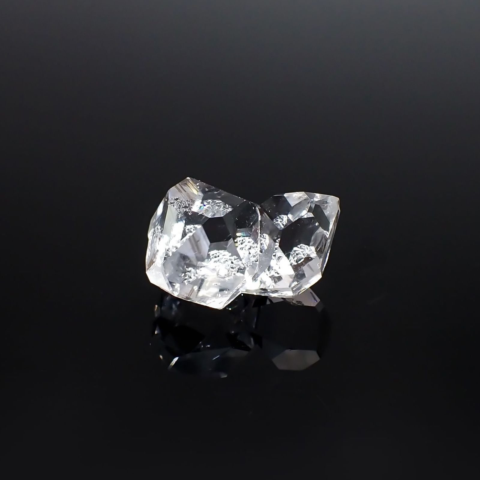 ハーキマーダイヤモンド 原石 アメリカ・ニューヨーク州産 20.37ct / 18.8x16.1mm前後 [251125122]