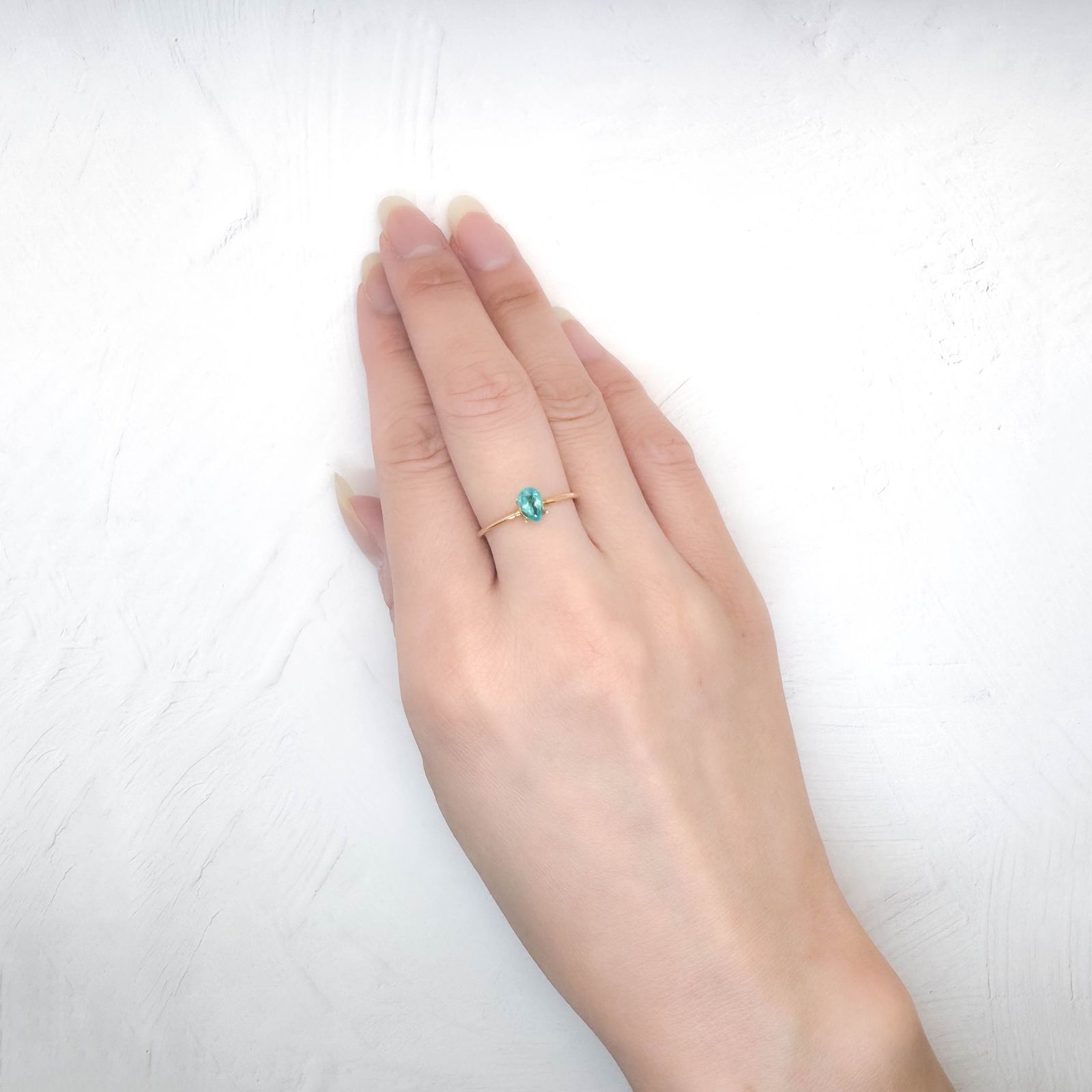 パライバトルマリン ブラジル・パライバ州バターリャ鉱山産 0.36ct [250931068]6.1x3.9mm前後