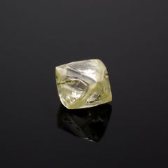 ソーヤブルダイヤモンド 原石(トライゴンあり/Trigon) ※通し穴あり(宝石名ダイアモンド) 0.33ct 識別済[230923456]4x3.9mm前後