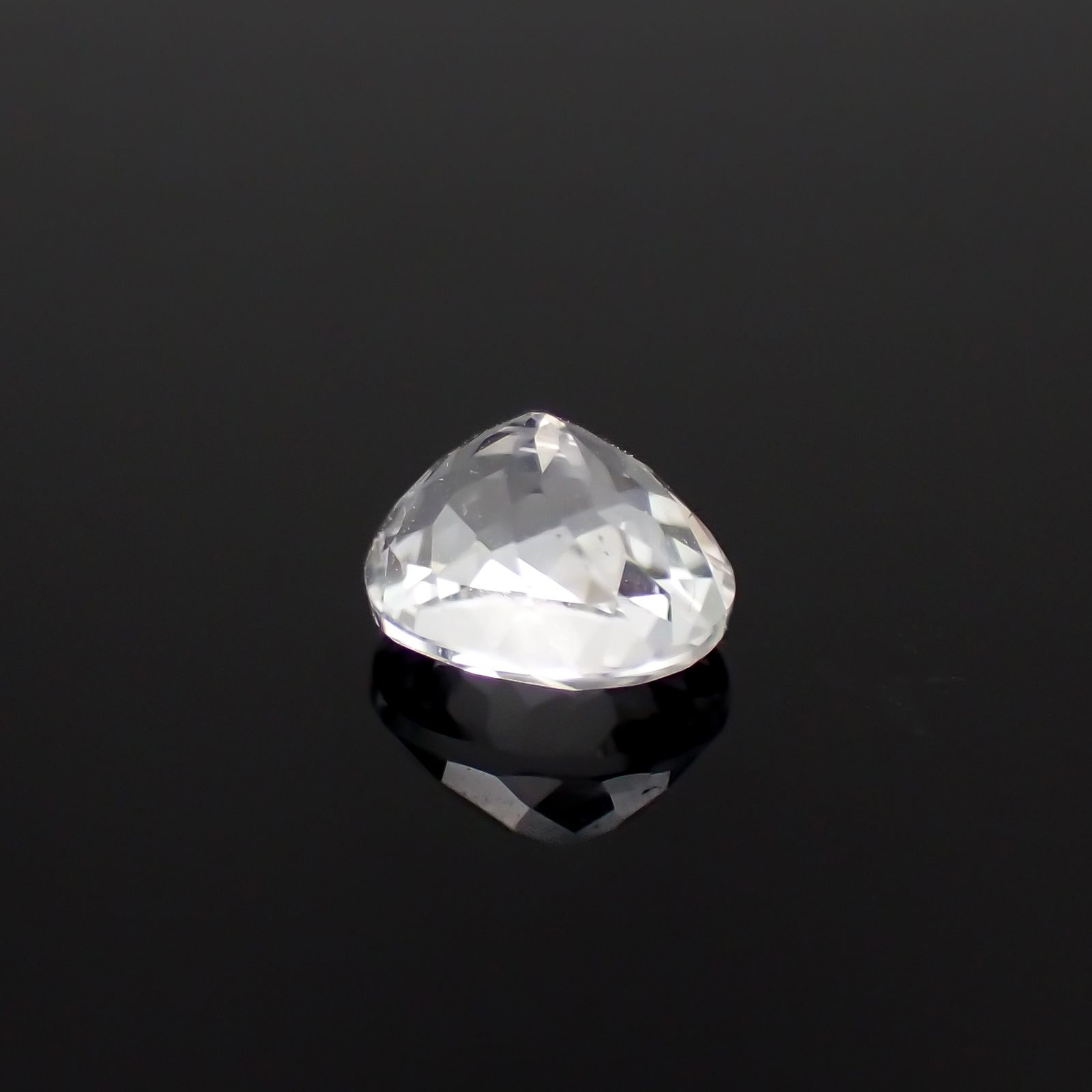 フェナカイト(宝石名フェナカイト)ブラジル産 0.60ct 識別済[230923399]5.5x4.7mm前後