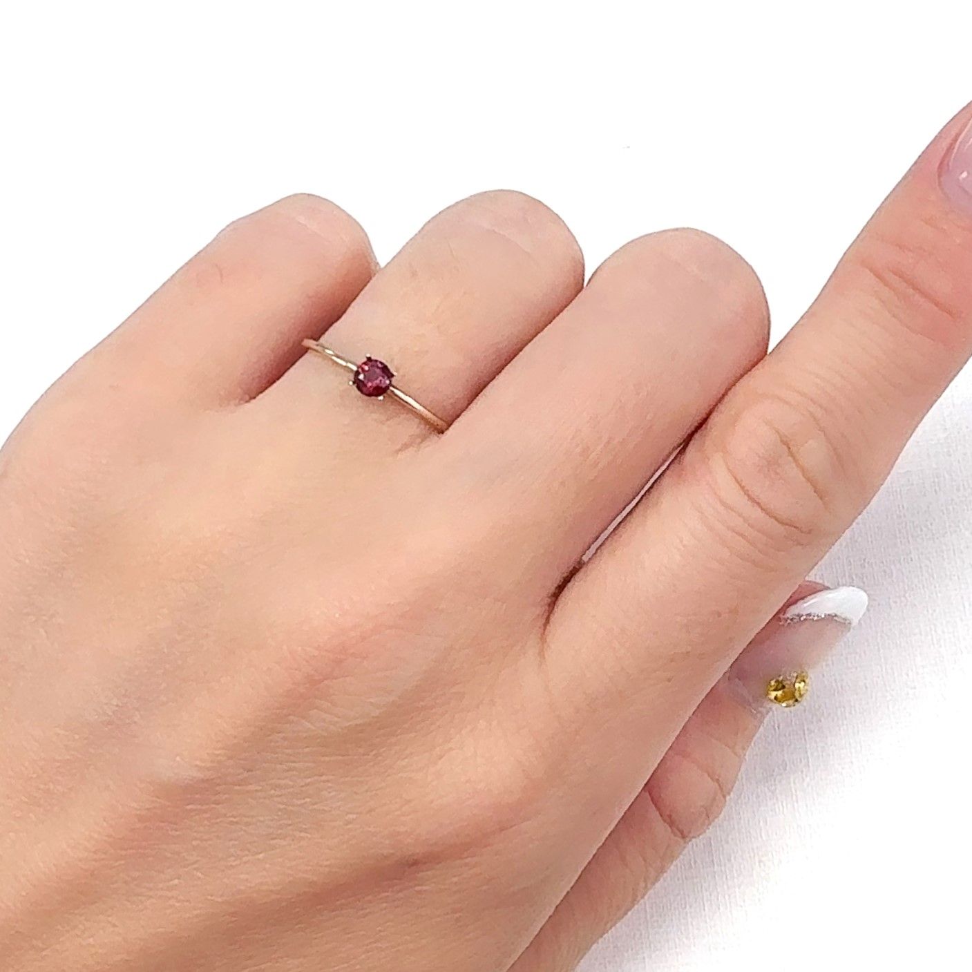 レッドスピネル ビルマ産 0.18ct[240728571]3.5x3.5mm前後