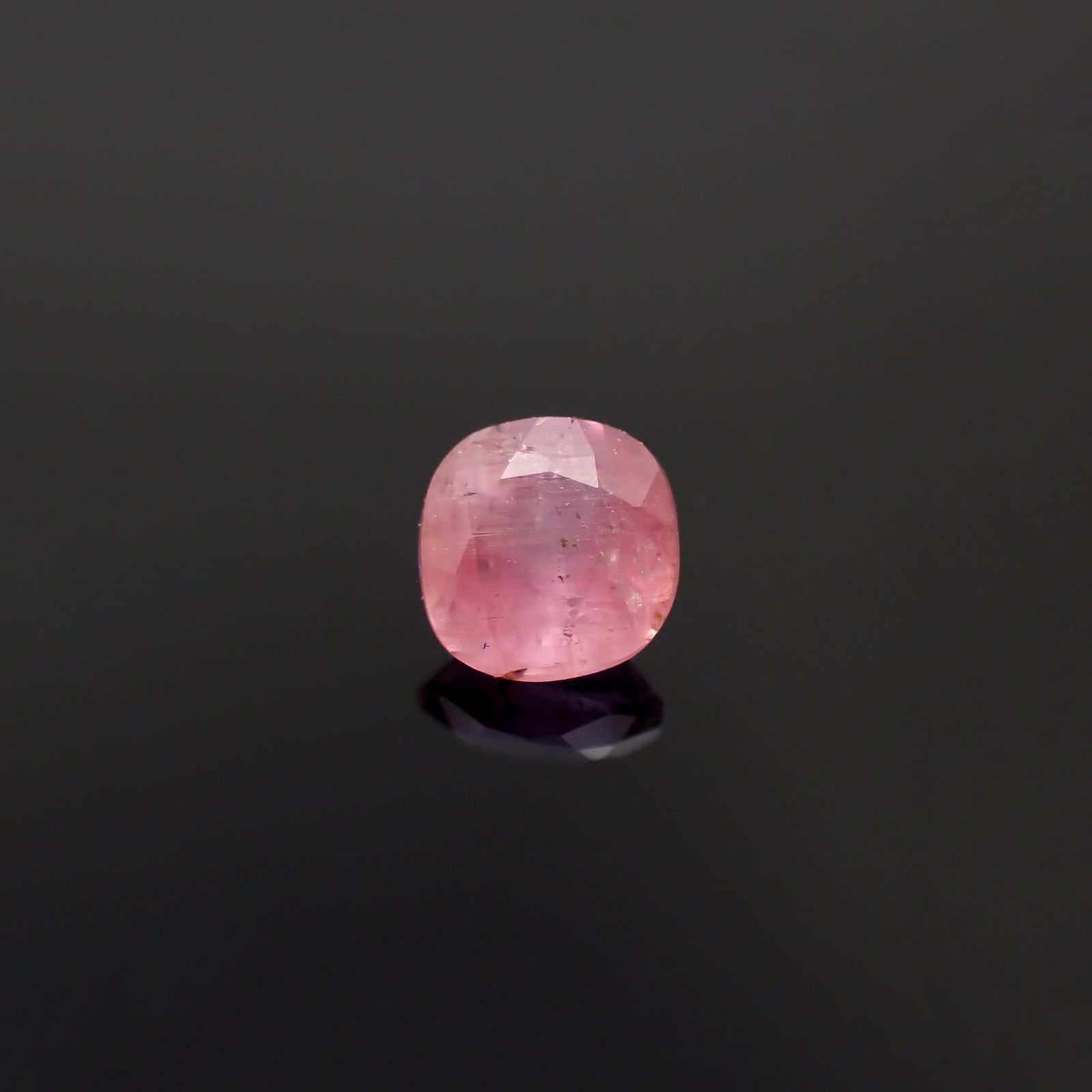ペツォッタイト(ラズベリル)(宝石名ペツォッタイト)マダガスカル産 0.23ct 識別済[231023645]3.8x3.7mm前後