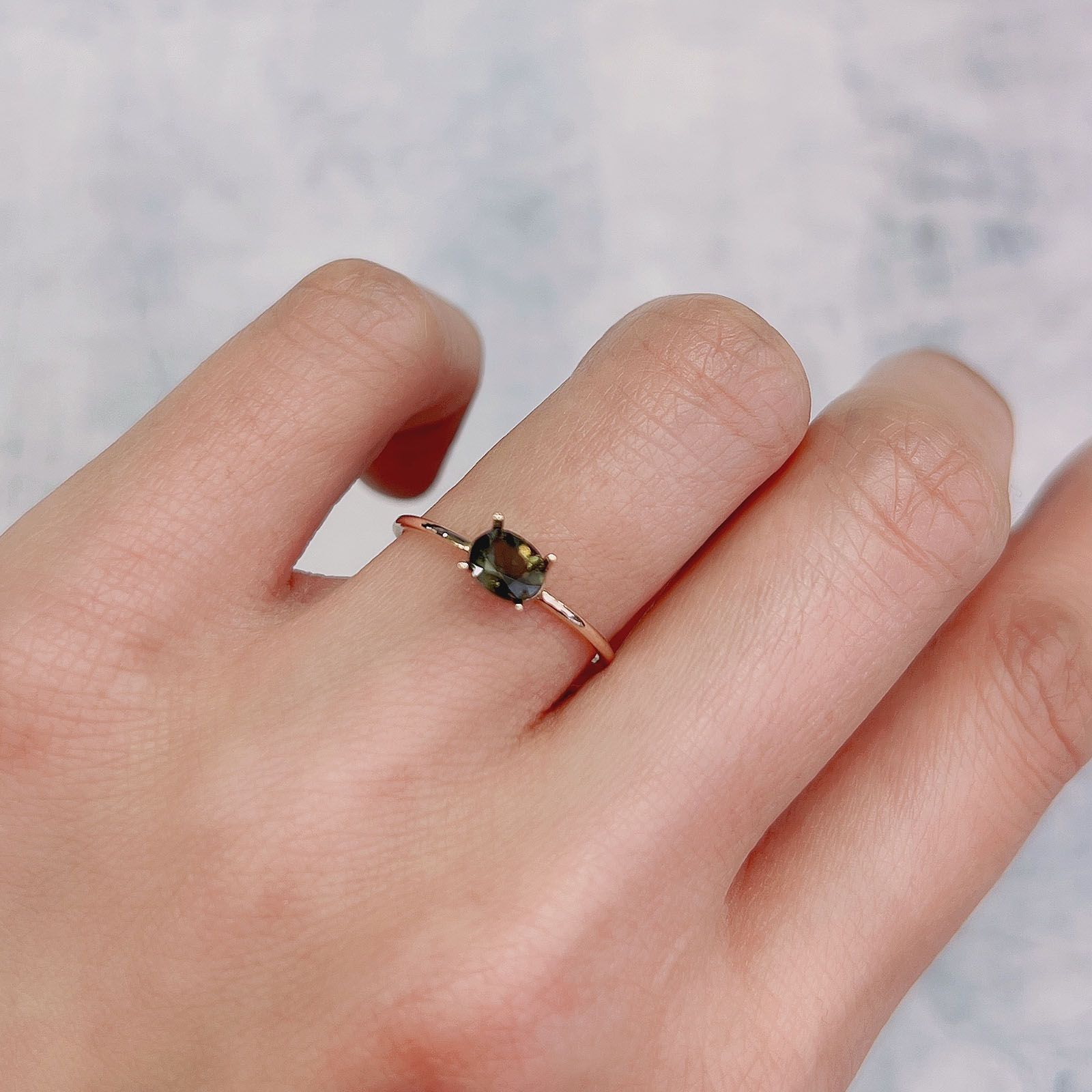 ゴールドシーンサファイア(宝石名シーン・サファイア)ケニア産 0.56ct 識別済[220717173]5.3x4.4mm前後