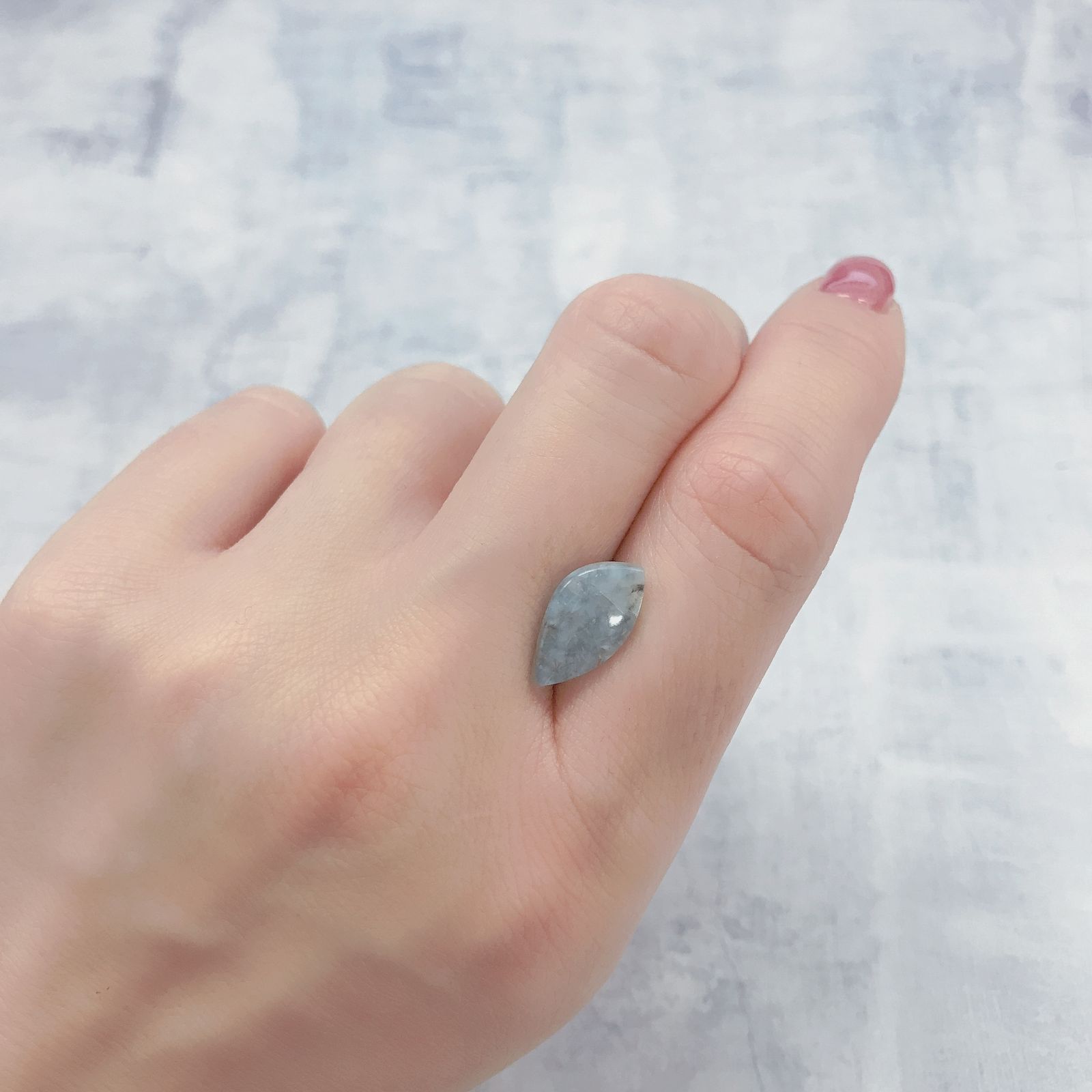 ◇フリーフォーム◇パライバクォーツ ブラジル産 3.27ct[220114249]15x8mm前後