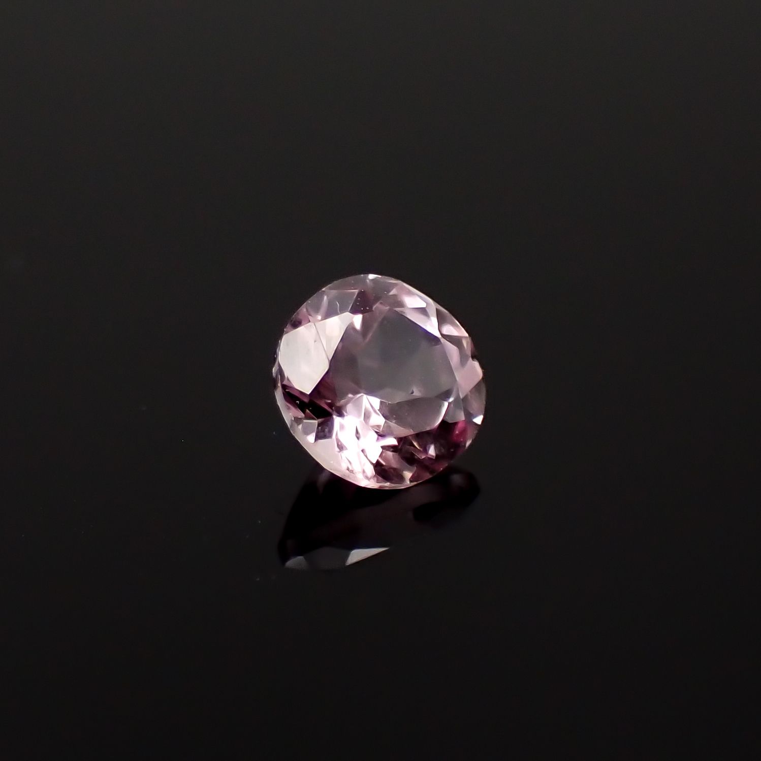 ドラゴンガーネット タンザニア産 0.35ct[230421448]4.1x4.1mm前後