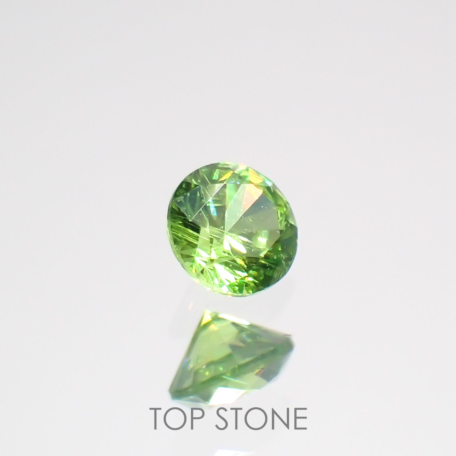 デマントイドガーネット(宝石名デマントイド・ガーネット)ロシア産 0.14ct 識別済[220616483]2.9x2.9mm前後
