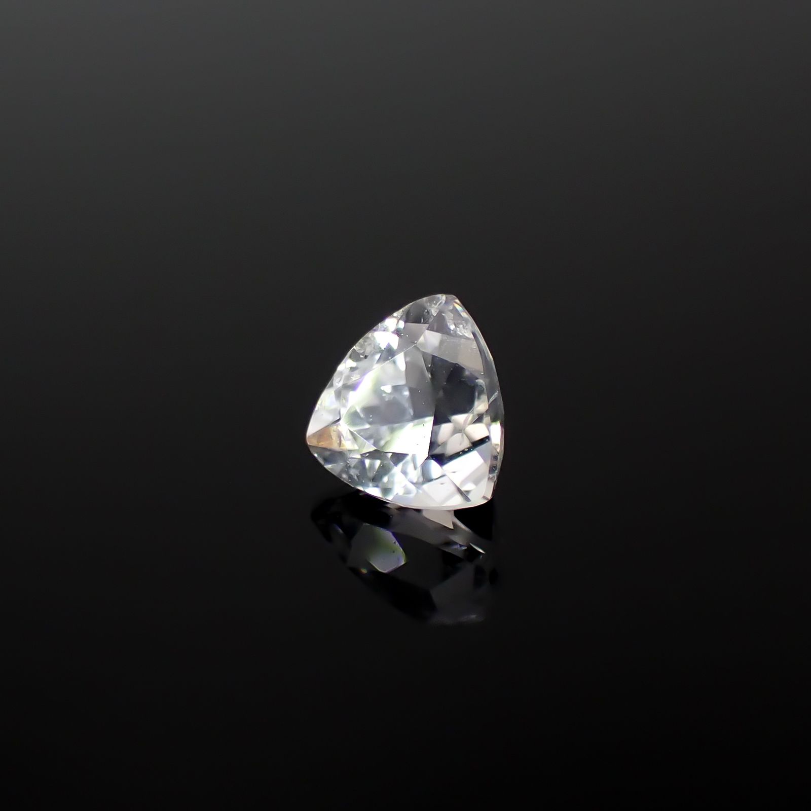 フェナカイト(宝石名フェナカイト)マダガスカル/ブラジル産 0.65ct 識別済[240628183]5.2x5.3mm前後
