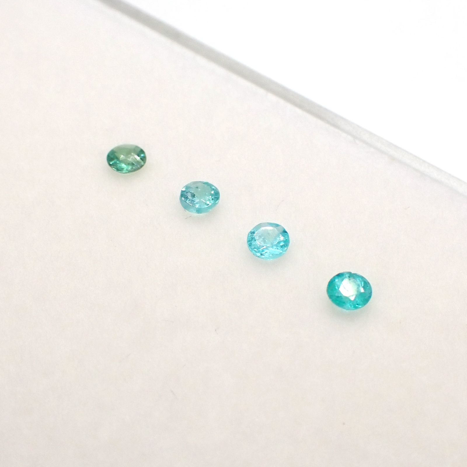 パライバトルマリン カラーグラデーション4pcsセット ブラジル産 0.16ct(4pcs合計)[230220489]2.1-2.2x2.1-2.2mm前後