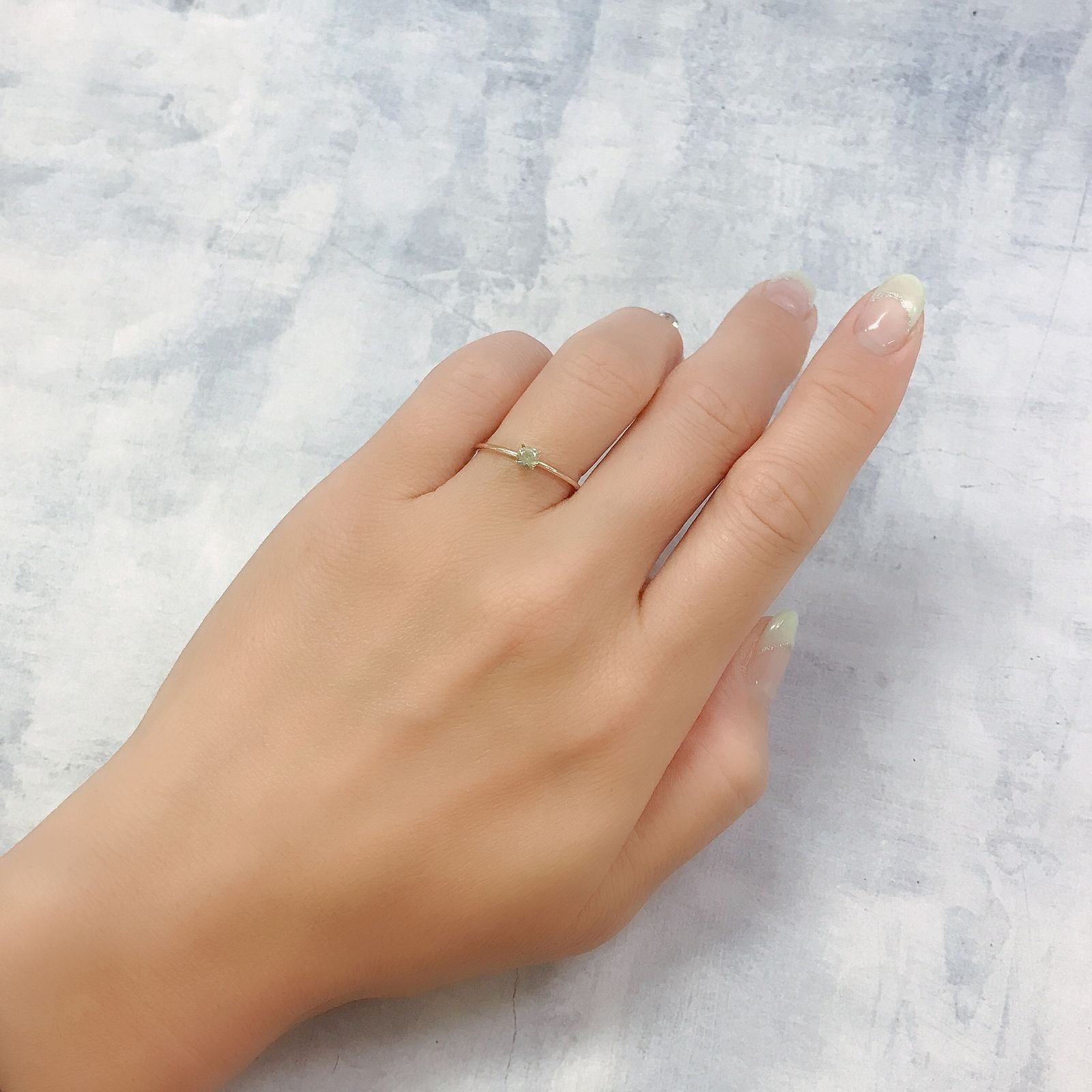 アイスライムブルーサファイア(宝石名サファイア)マダガスカル/オーストラリア産 0.20ct 識別済[220817369]3.5x3.4mm前後