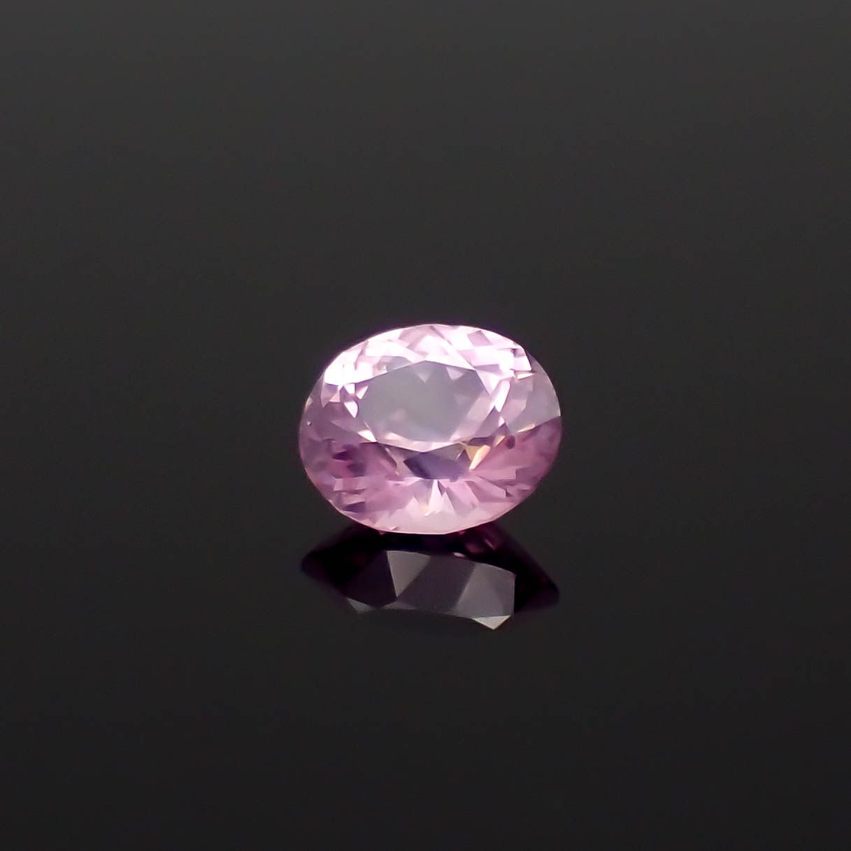 シルキーピンクサファイア 非加熱 ベトナム産 0.54ct[230722796]5.3x4.7mm前後