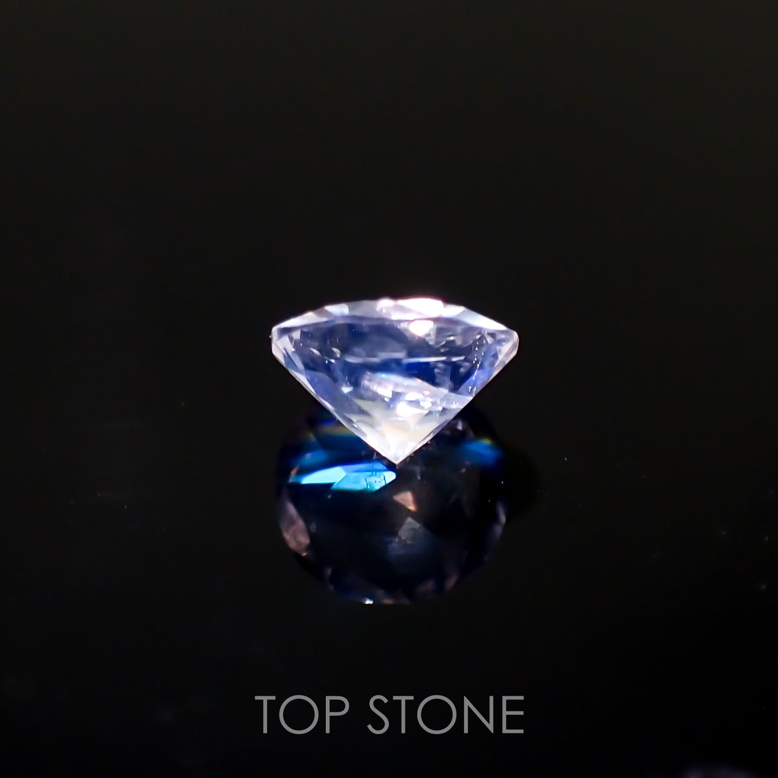 レインボームーンストーン(宝石名ラブラドライト)タンザニア産 0.65ct 識別済[220516039]6.1x6mm前後