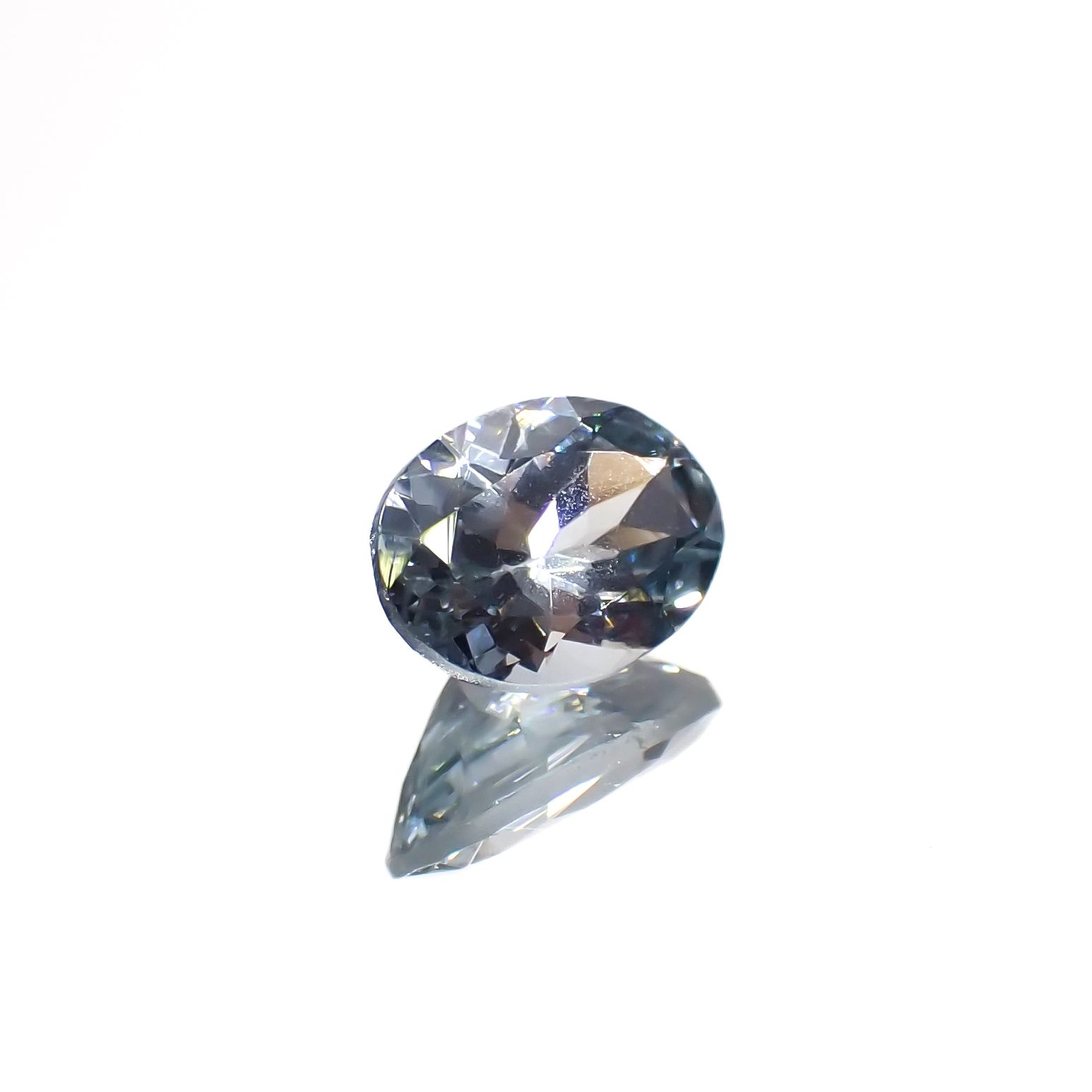 グレースピネル タンザニア産 0.83ct[230421548]6.7x4.8mm前後