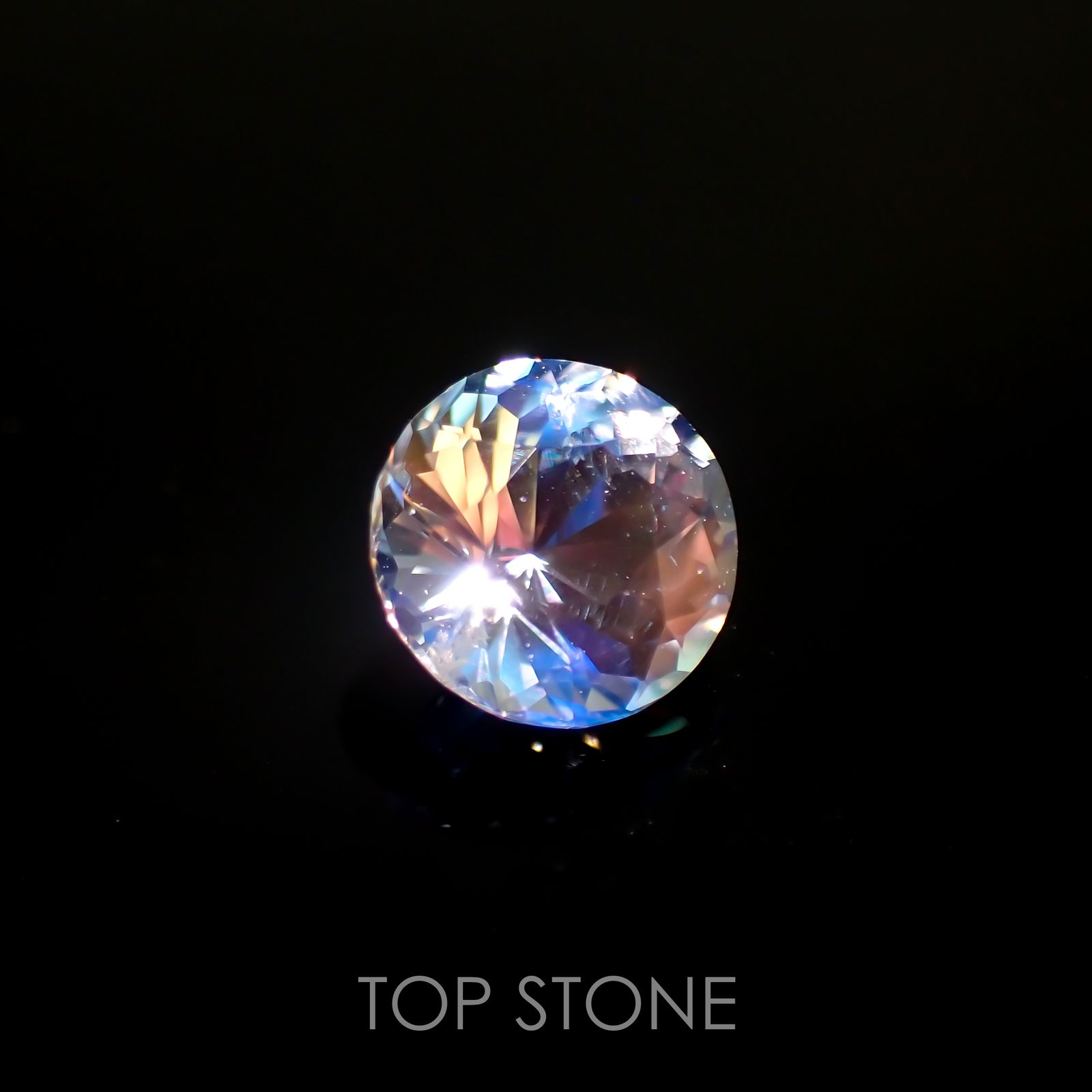 レインボームーンストーン(宝石名ラブラドライト) マダガスカル産 1.185ct ソ付(彩珠)[210712184]7×7mm前後