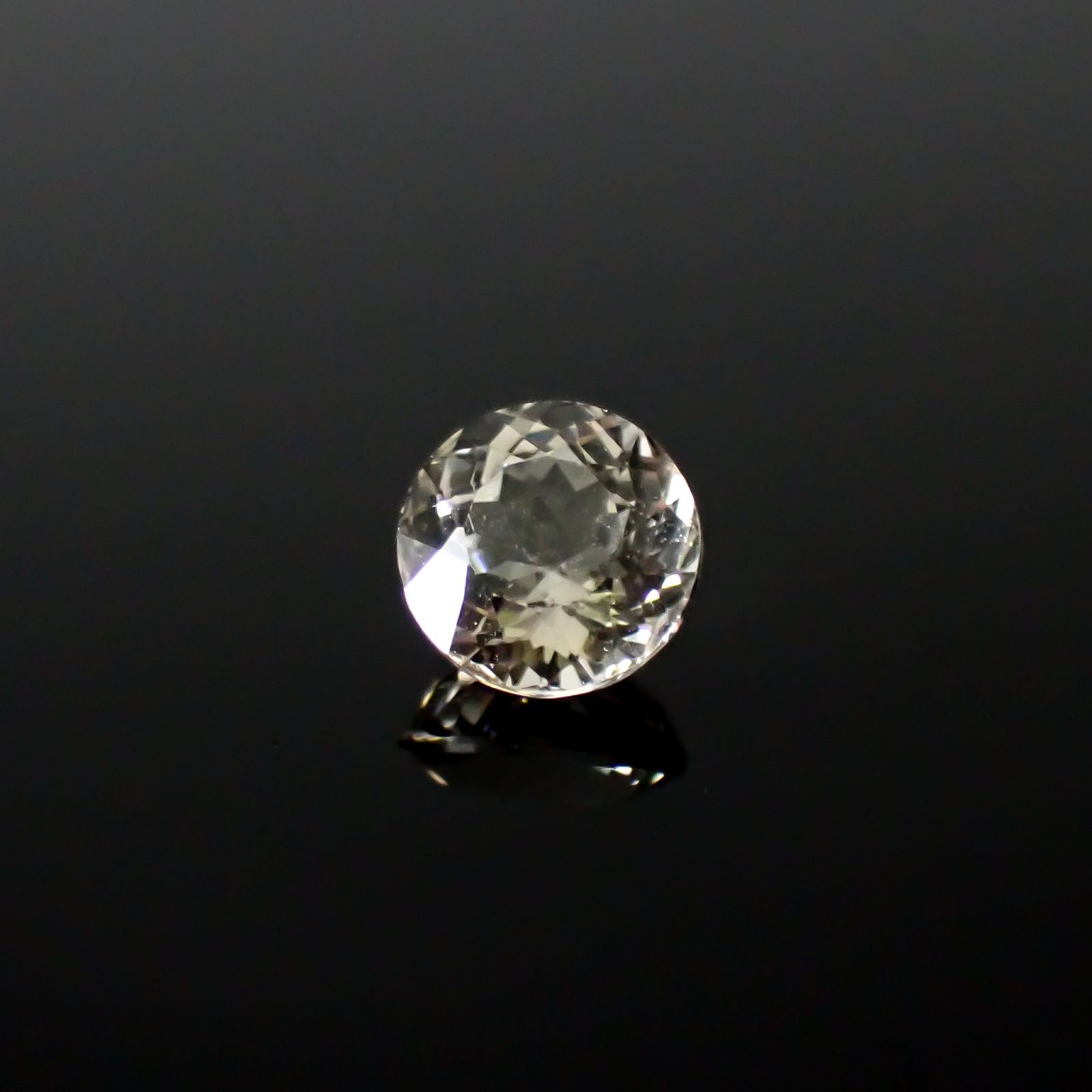 シルバーアパタイト フルオレッセンス アフリカ産 1.50ct[240928959]6.9x6.9mm前後