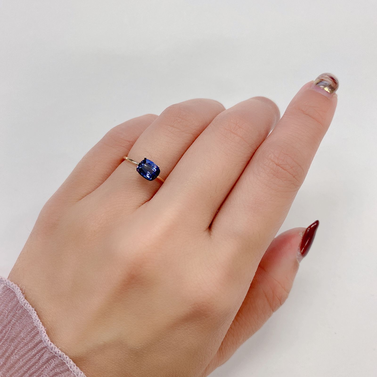 カラーチェンジガーネット アレキタイプ(宝石名パイロープ スペサルティン・ガーネット/カラーチェンジ・タイプ)マダガスカル・ベキリー産 1.065ct ソ付(彩珠)[210310245]6.5×5.2mm前後