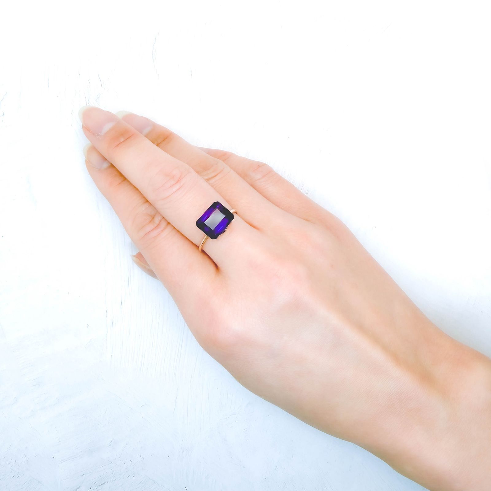 カラーシフトアメジスト ブラジル/ウルグアイ産 3.61ct / 10.3x8.2mm前後 [260131634]