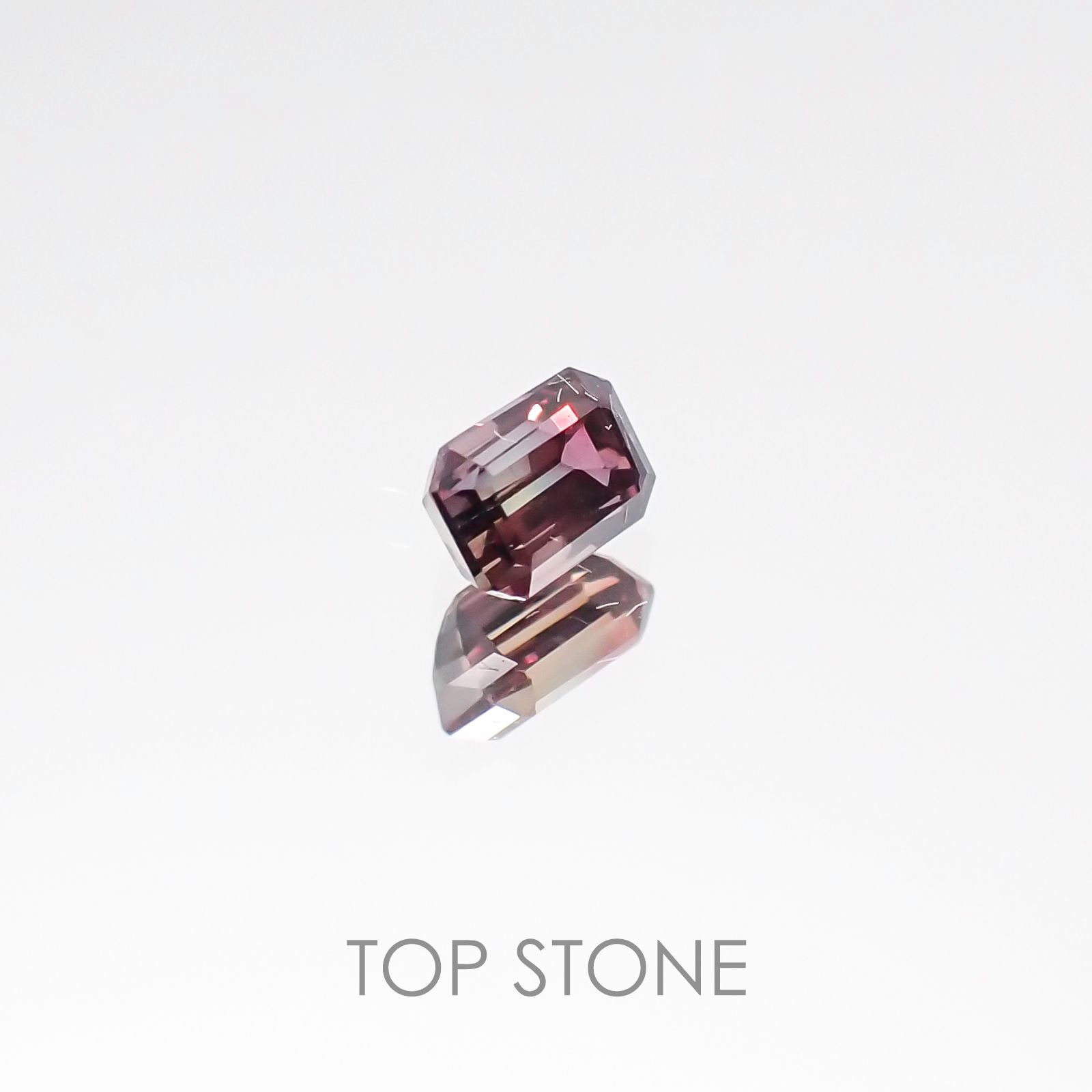 バイカラーサファイア タンザニア産 ルース 0.26ct[20106694]3.7×2.7mm前後