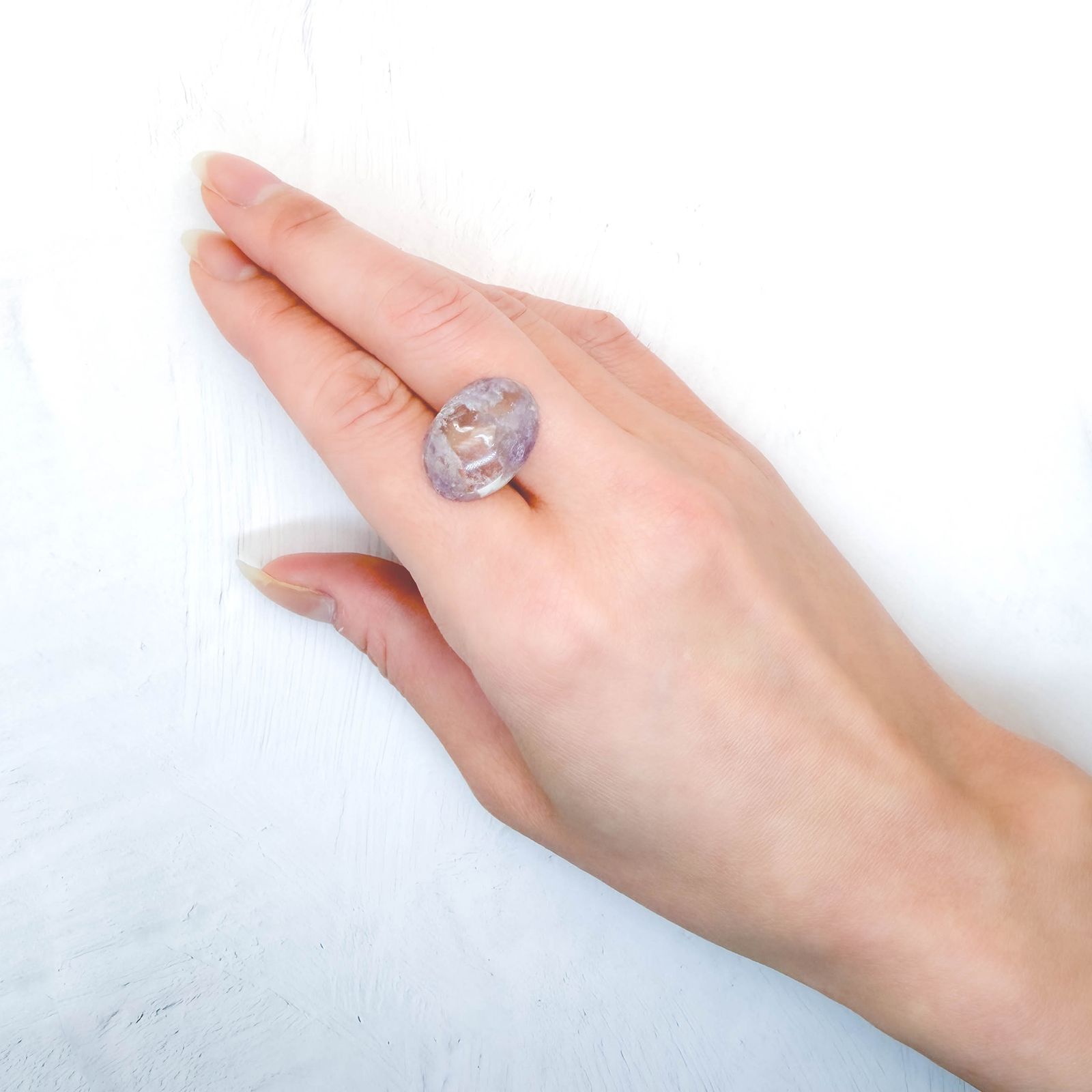 レピドライトインクォーツ ブラジル・ミナスジェライス州産 17.31ct / 19.7x14.7mm前後 [260331878]