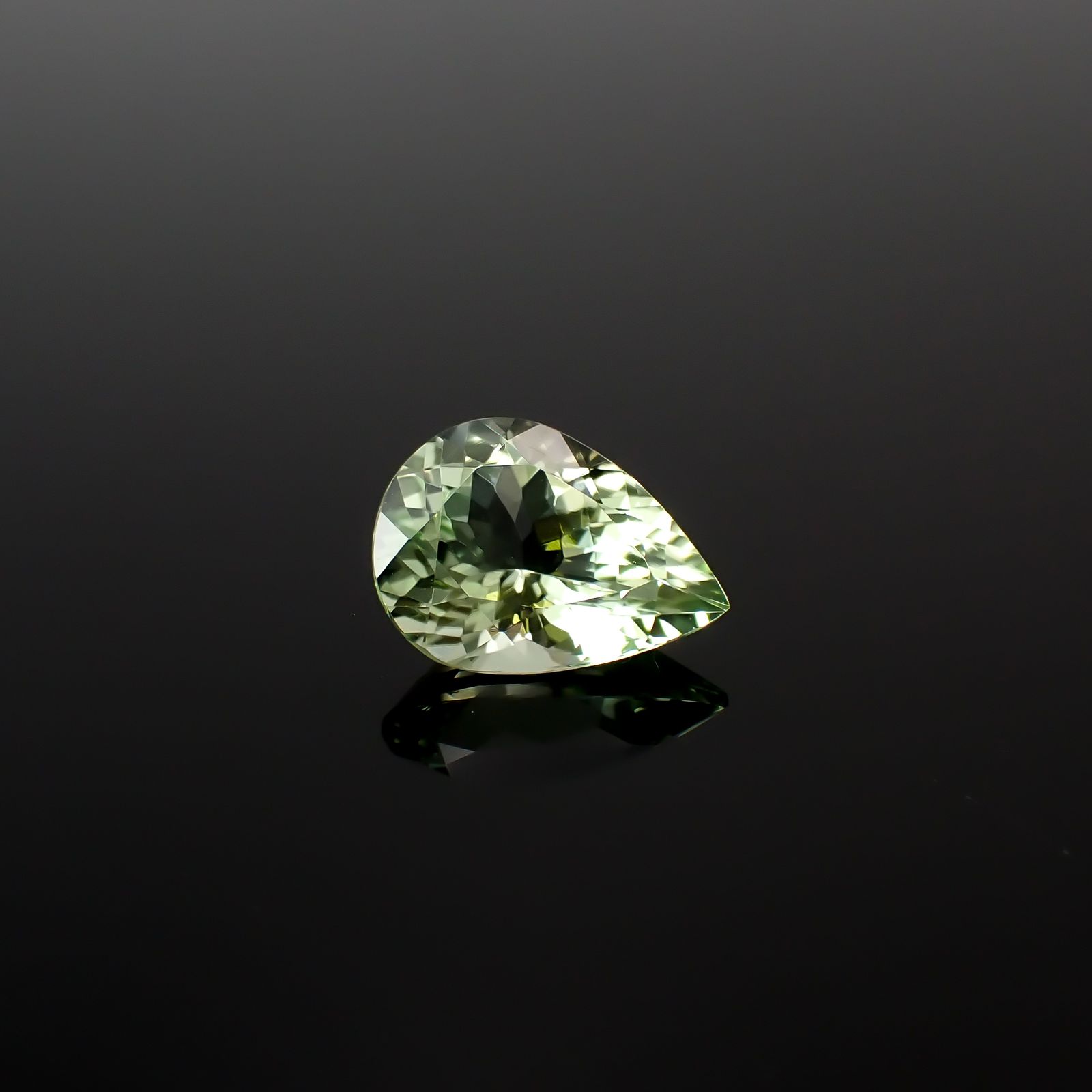 グリーントルマリン(宝石名トルマリン)ナイジェリア産 2.76ct 識別済[240628123]11.4x8.3mm前後