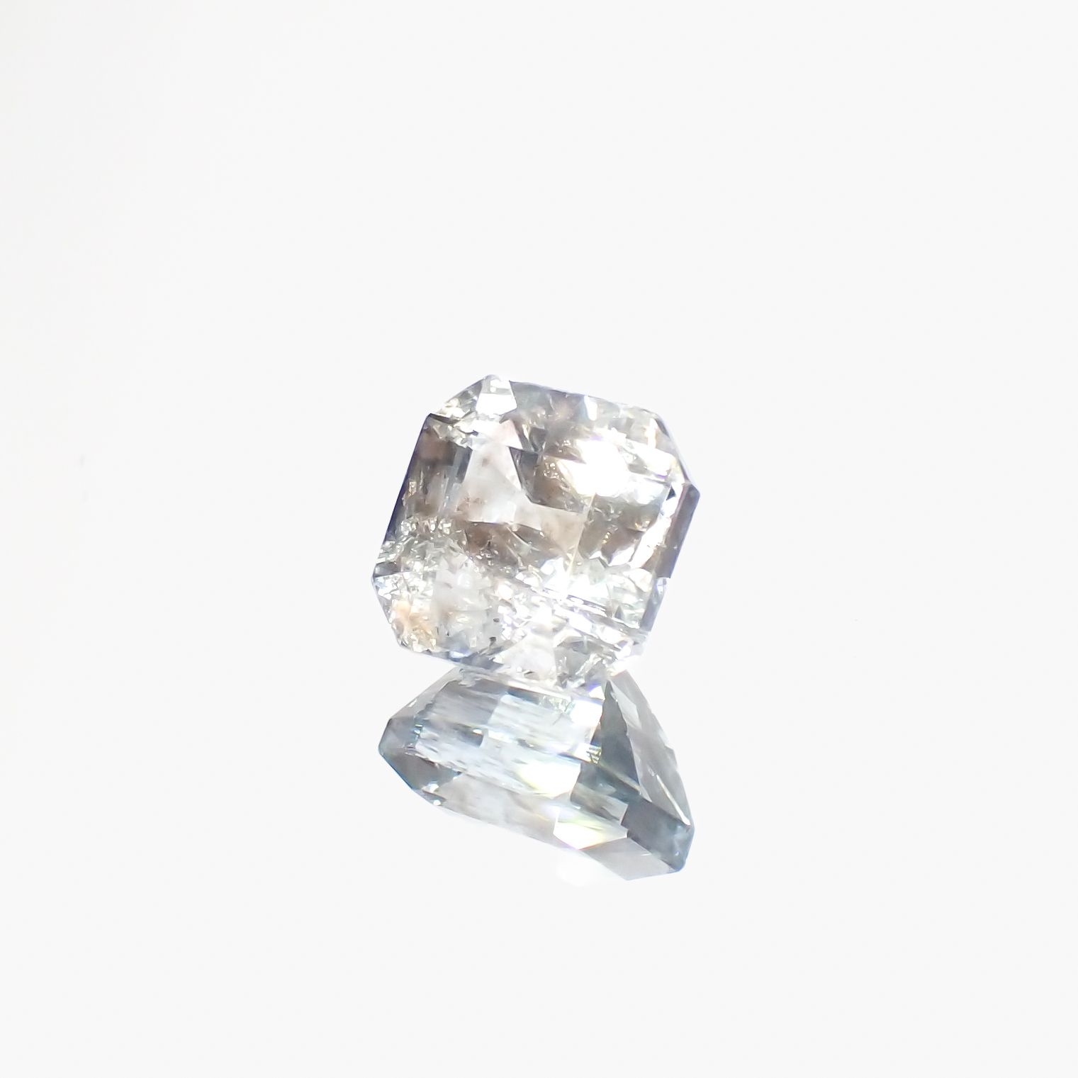 アベンチュリンアクアマリン ナイジェリア産 1.22ct[231224705]6.1x6mm前後