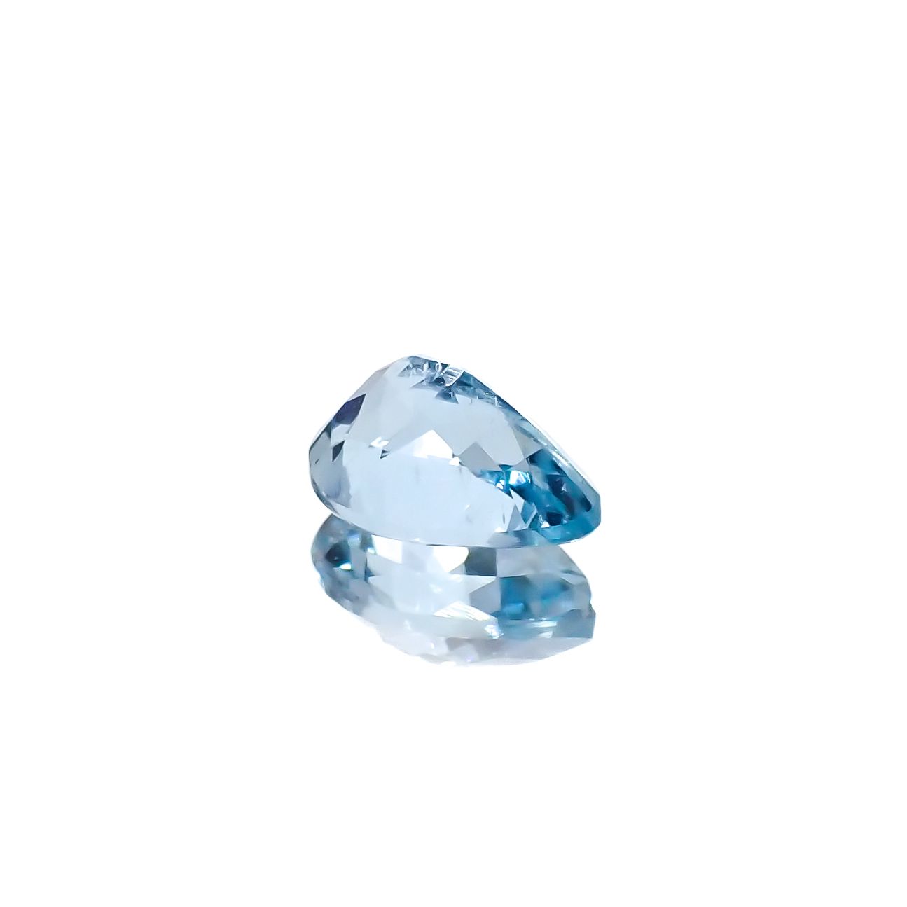 アクアマリン サンタマリアカラー マダガスカル産 0.72ct[240326962]7x5mm前後