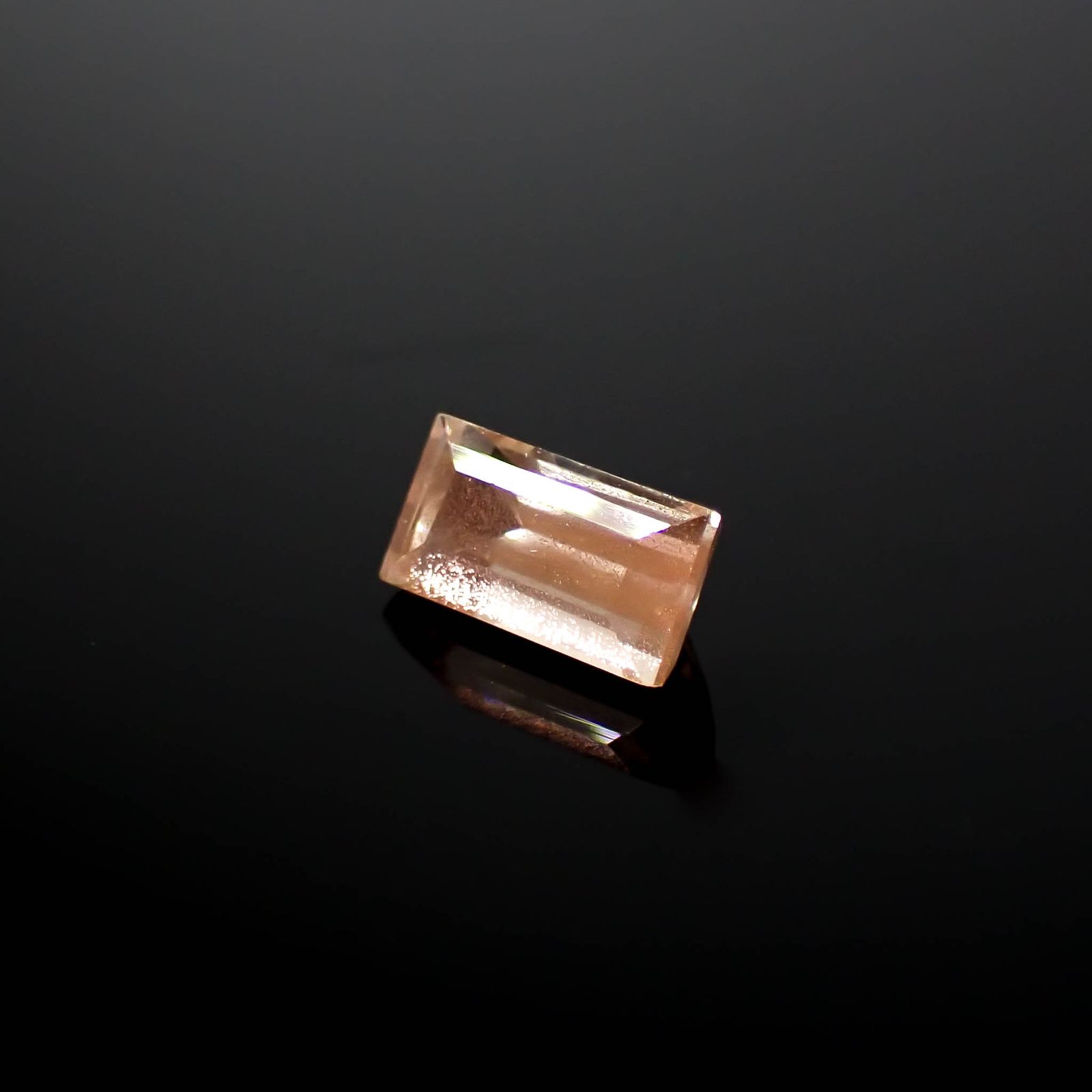 オレゴンサンストーン アメリカ・オレゴン州産 0.98ct[240627869]7.5x4mm前後