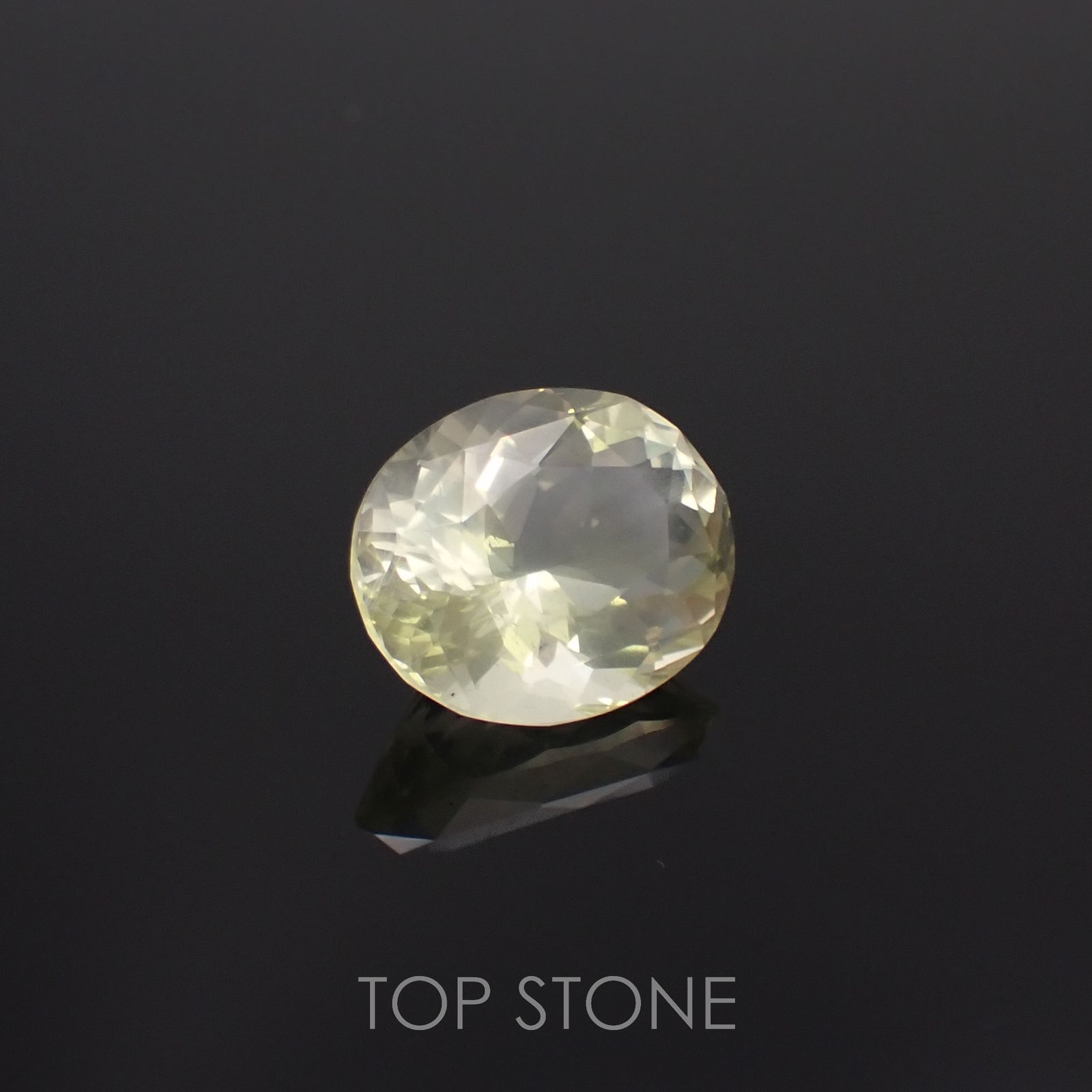 イエローシーンオーソクレース(宝石名シーン・オーソクレース)マダガスカル産 12.226ct ソ付(彩珠)[221018694]17.3x14.1mm前後