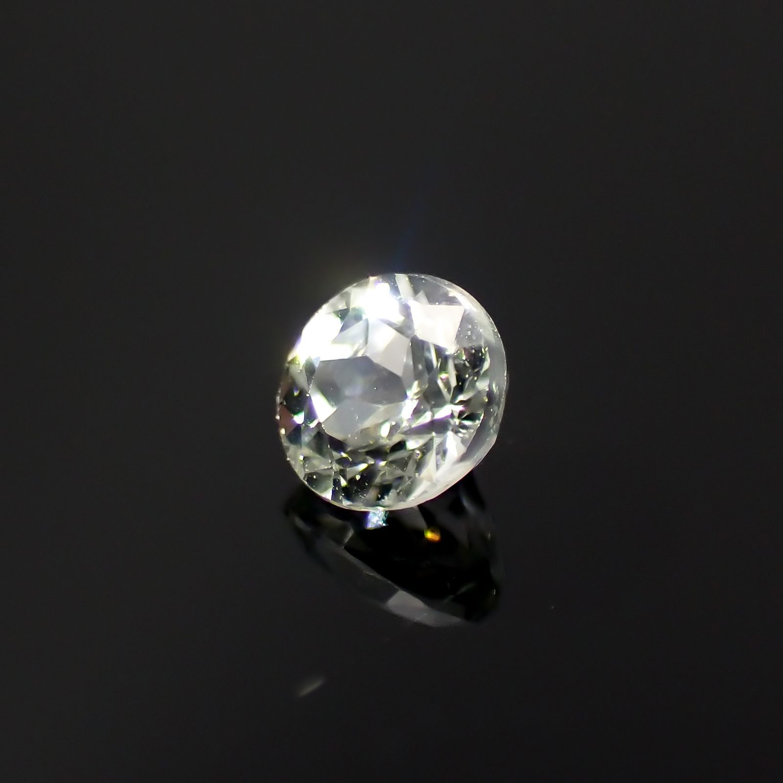 リューコガーネット ビルマ産 0.17ct[230421416]3.1x3mm前後