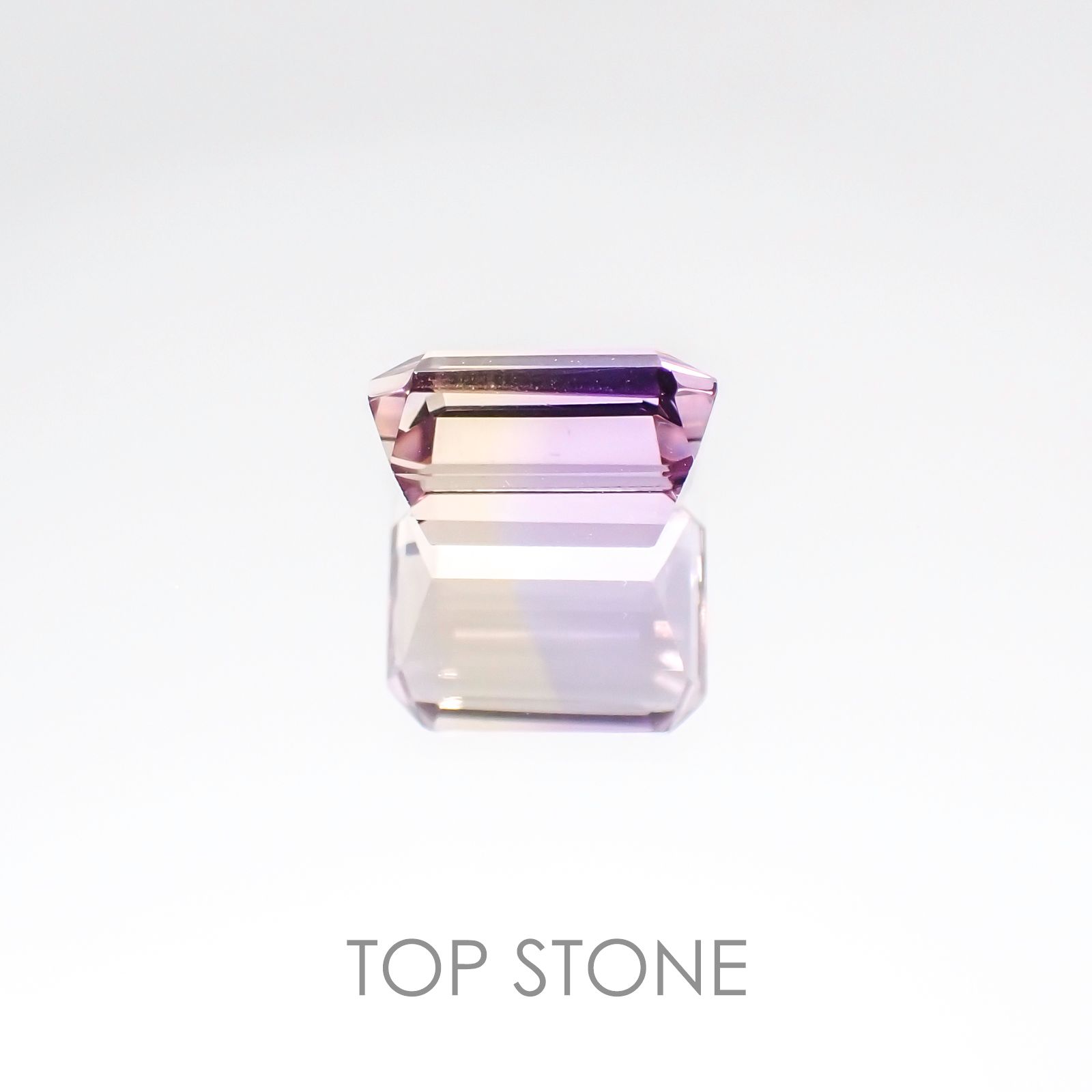 アメトリン(宝石名バイカラー・クォーツ/別名アメトリン) ボリビア産 2.27ct 識別済[20106895]8.9×6.9mm前後