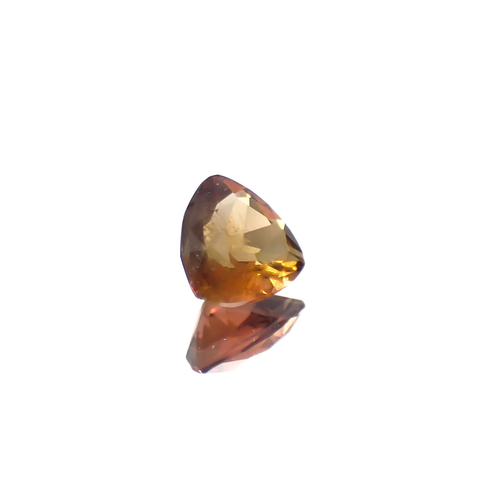 ゴールデンアイオライト マダガスカル産 0.28ct[240527667]4.6x4.6mm前後