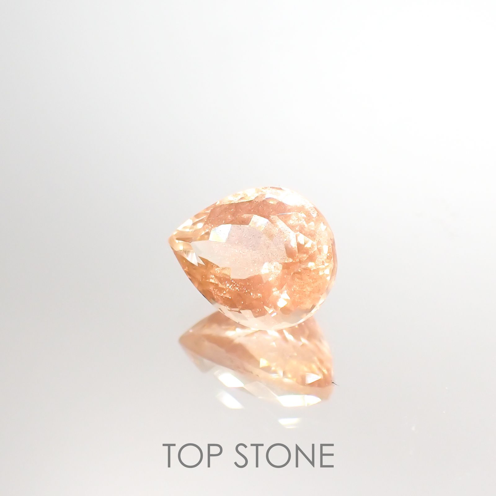 オレゴンサンストーン(宝石名ラブラドライト)アメリカ・オレゴン州産 2.52ct 識別済[220114656]9.9x7.8mm前後