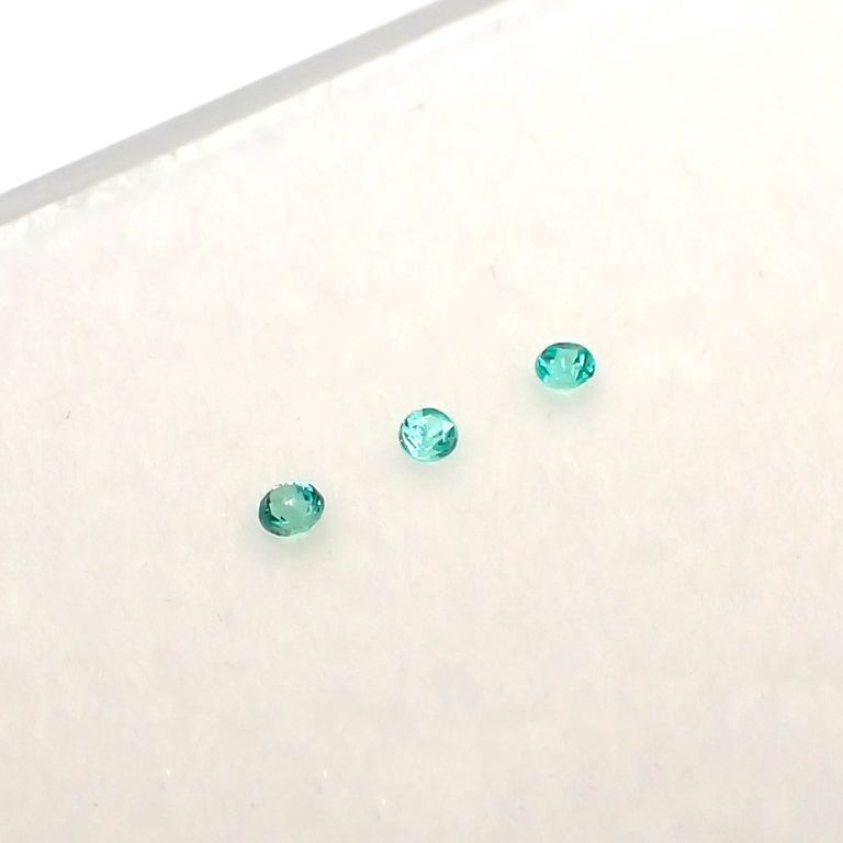 パライバトルマリン カラーグラデーション3pcsセット ブラジル産 0.042ct(3pcs合計)[230220495]1.3-1.5x1.3-1.5mm前後