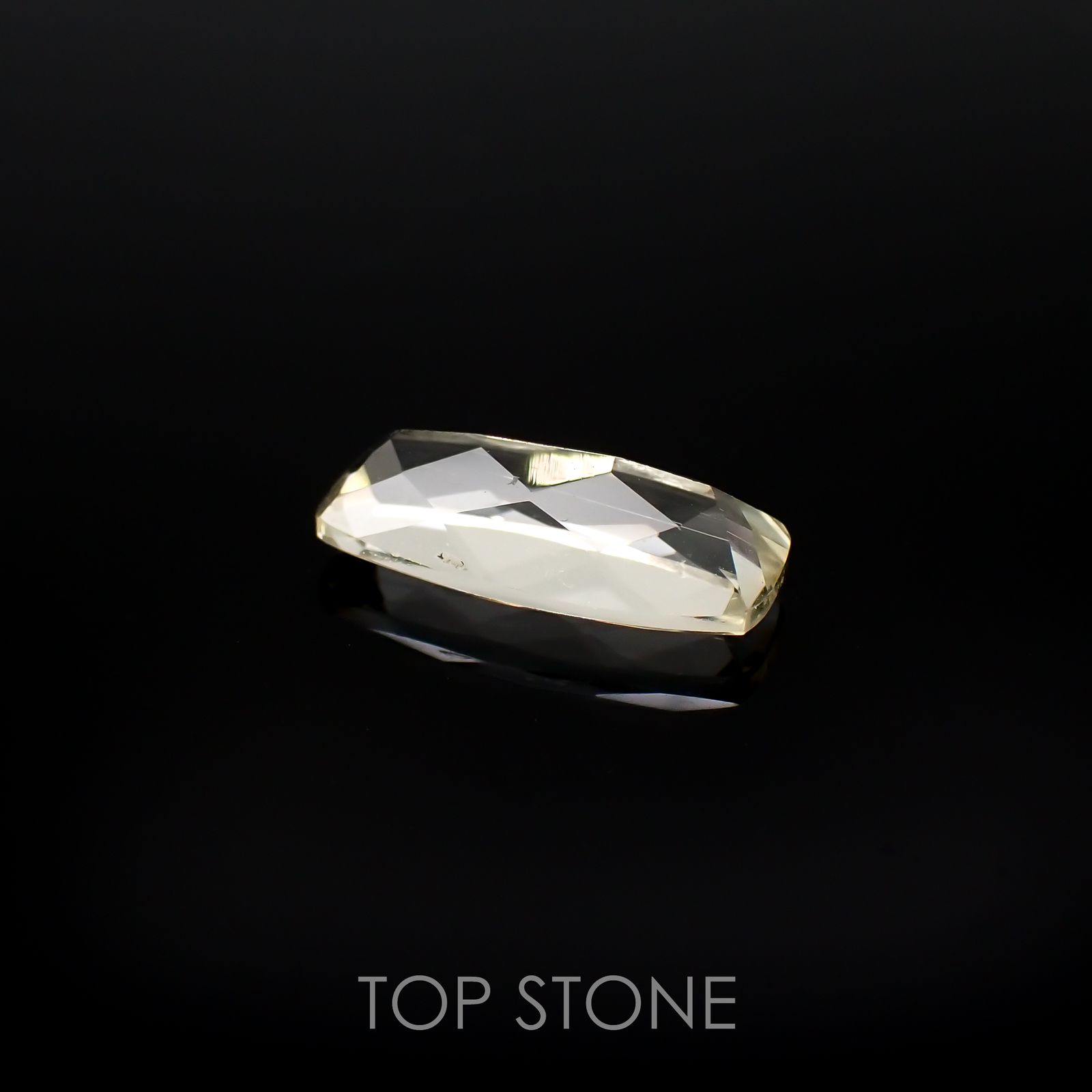 イエロースキャポライト(宝石名イエロー・スキャポライト)ブラジル・ミナスジェライス州産 2.17ct 識別済[220918023]13x5.9mm前後