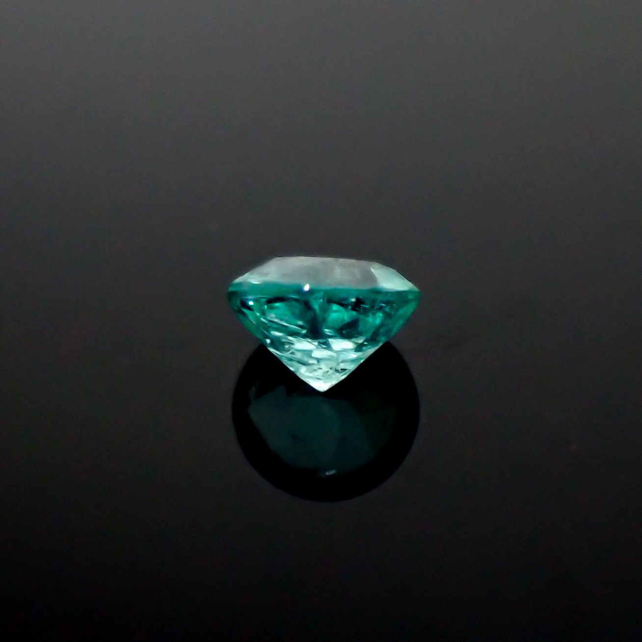 パライバトルマリン ブラジル・キントス鉱山産 0.12ct [241229543]3x3mm前後
