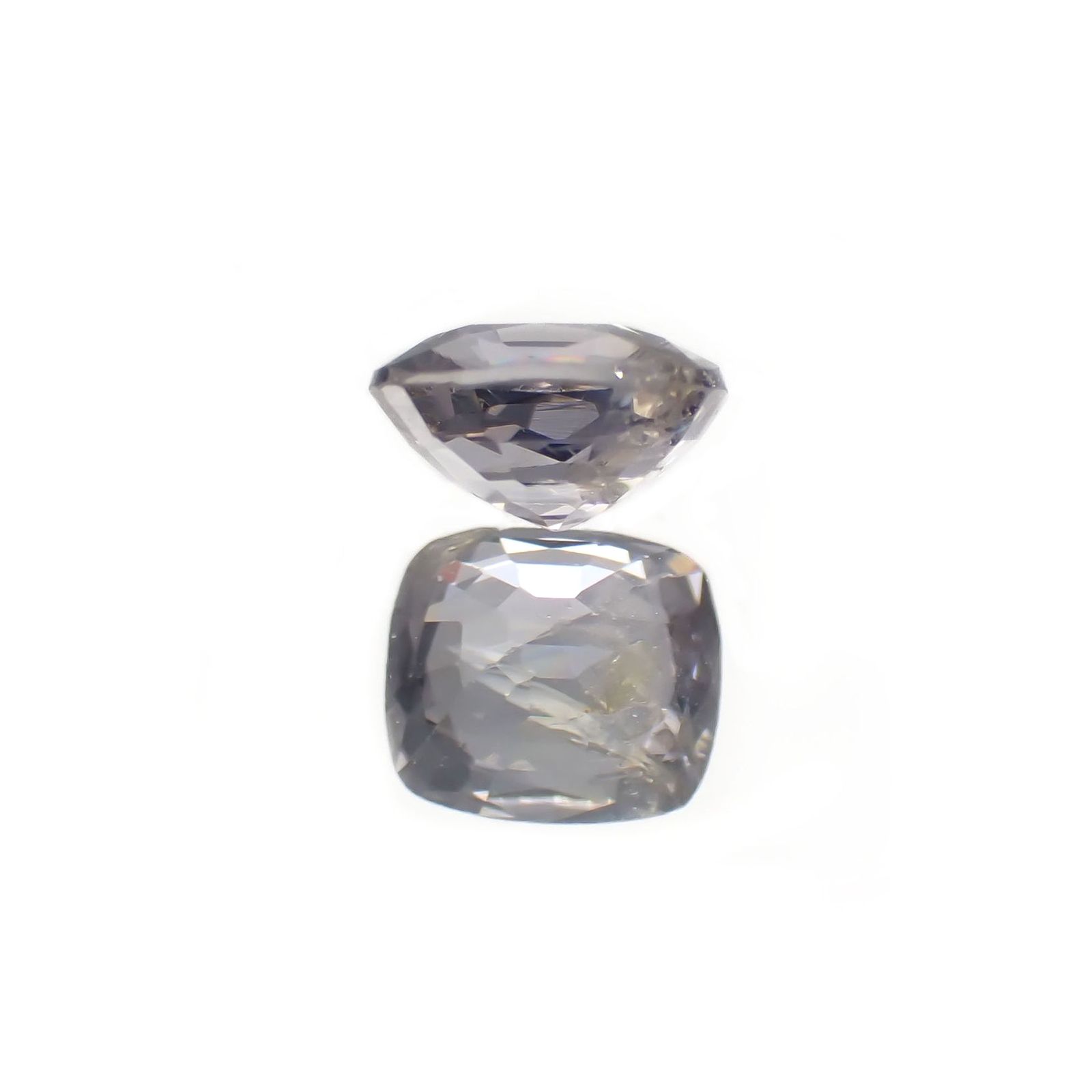 グレースピネル(宝石名スピネル)ビルマ/マダガスカル産 0.77ct 識別済[220817560]5.7x5.1mm前後