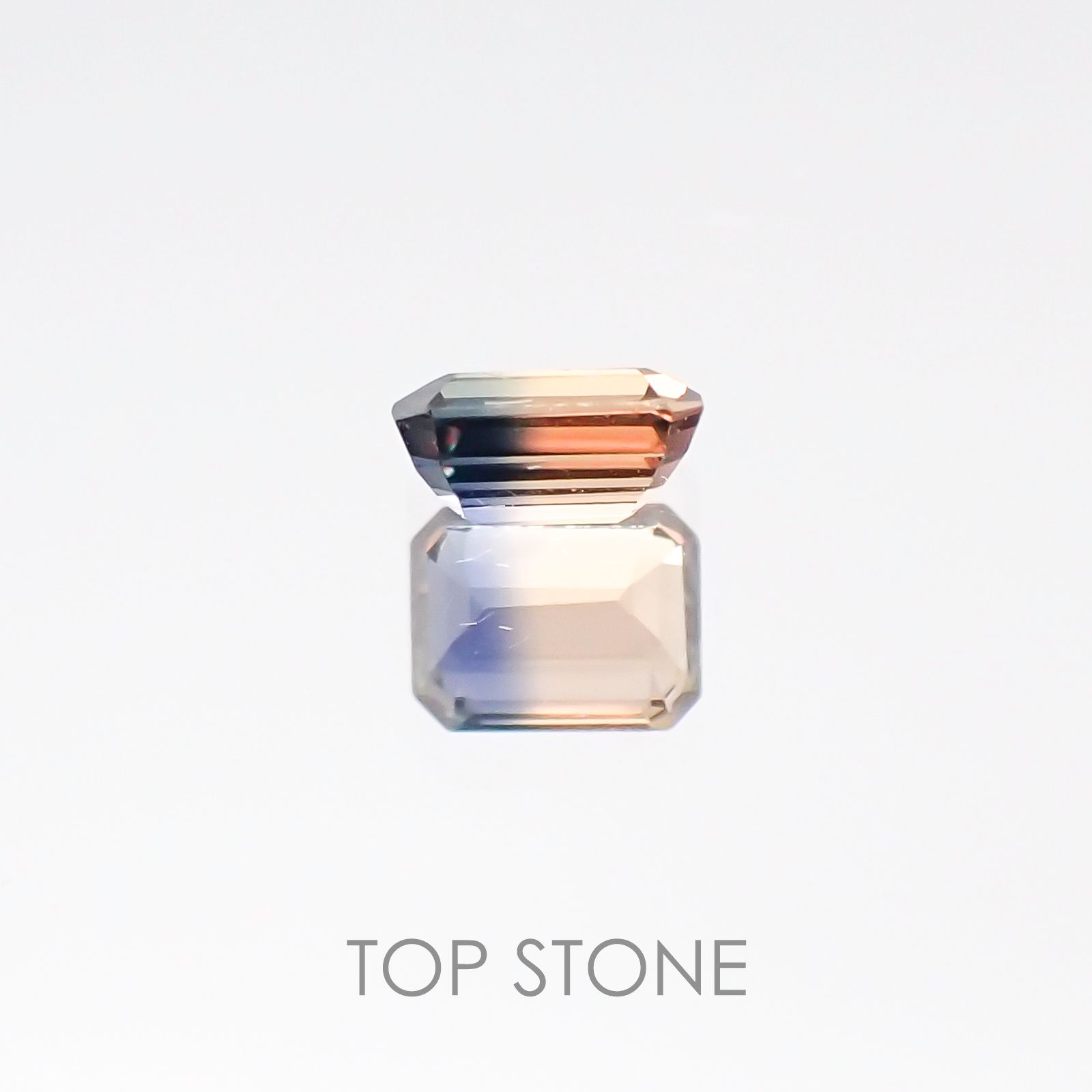 バイカラーサファイア タンザニア産 ルース 0.3ct[20106705]4.1×3.2mm前後