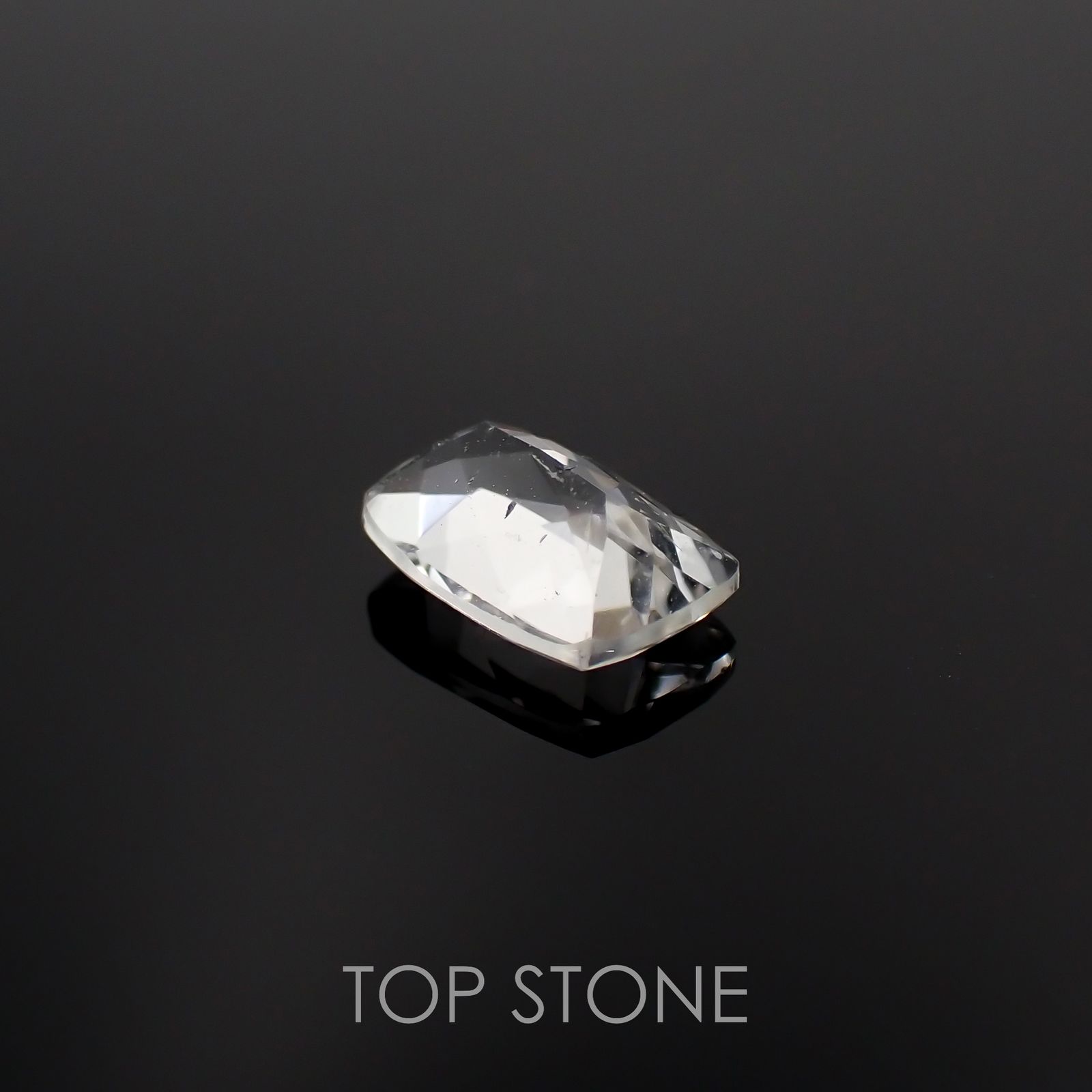 オリゴクレース(宝石名オリゴクレース)ブラジル産 0.73ct 識別済[221219446]7x5mm前後