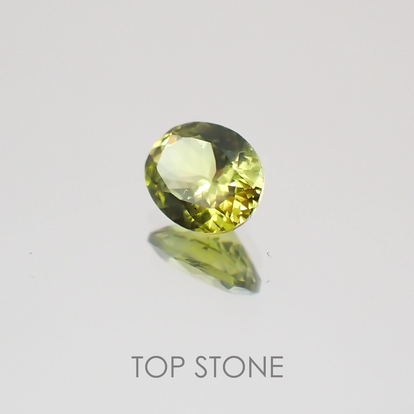 ライムサファイア非加熱(宝石名サファイア) タンザニア産 0.37ct 識別済[21018920]4.8×3.8mm前後