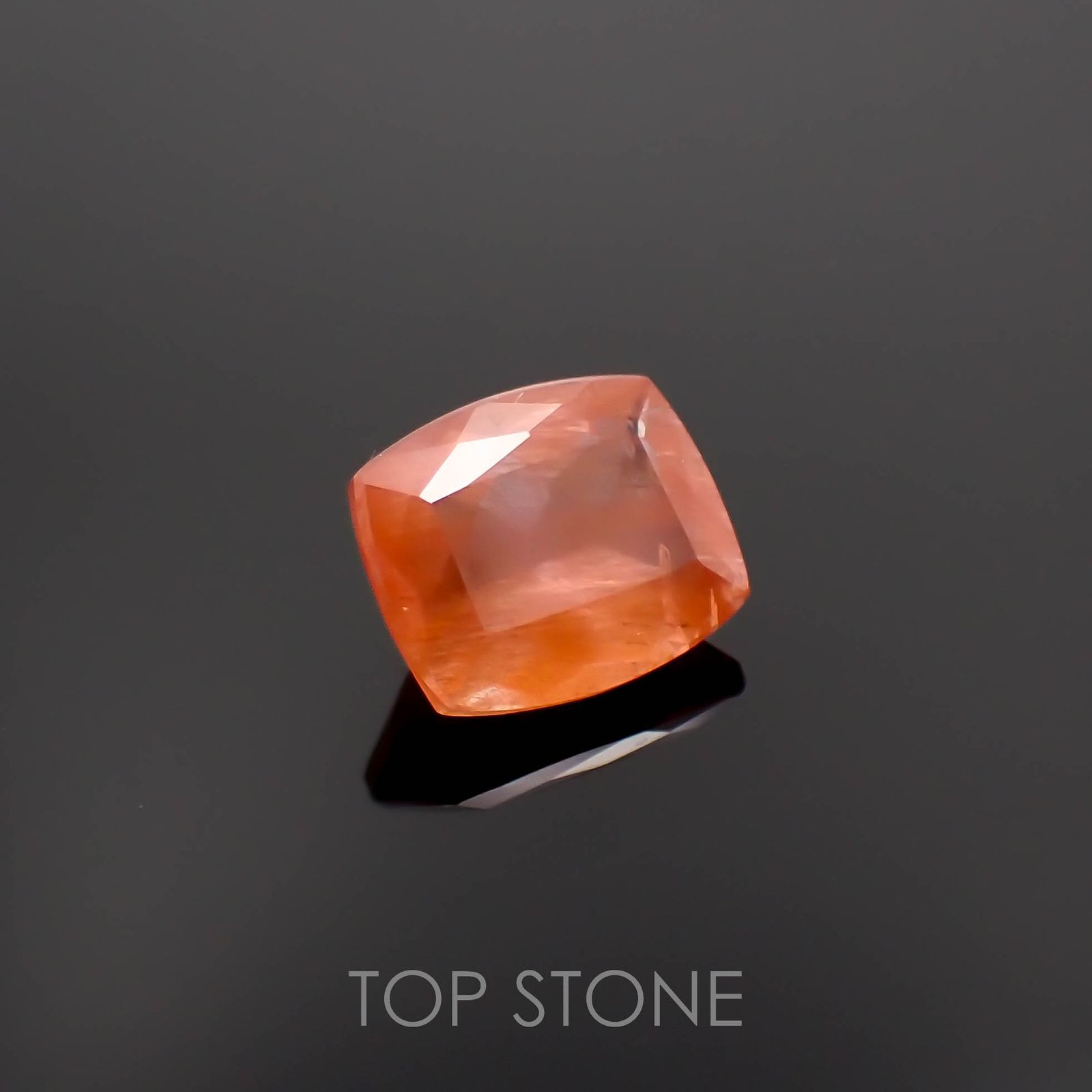 サンストーンスキャポライト(宝石名シーン・スキャポライト)タンザニア産 2.71ct 識別済[221219281]9.9x8.2mm前後