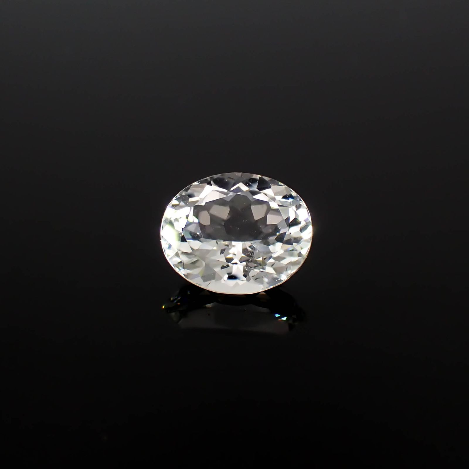 オーソクレース(宝石名ホワイト・オーソクレース)パキスタン産 1.94ct 識別済[240627995]9.3x7.6mm前後