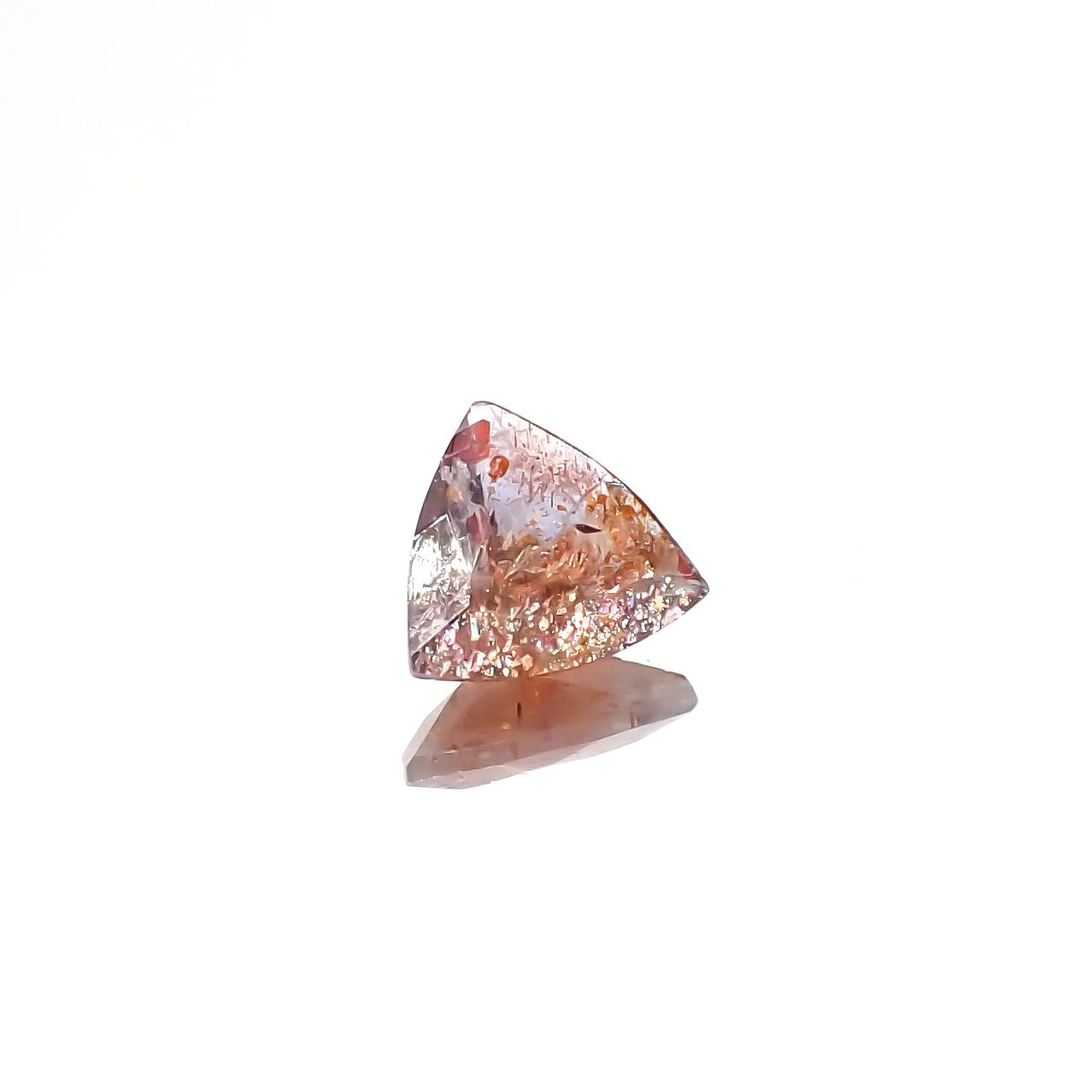 ブラッドショットアイオライト インド産 0.55ct[240125387]6.5x6.3mm前後