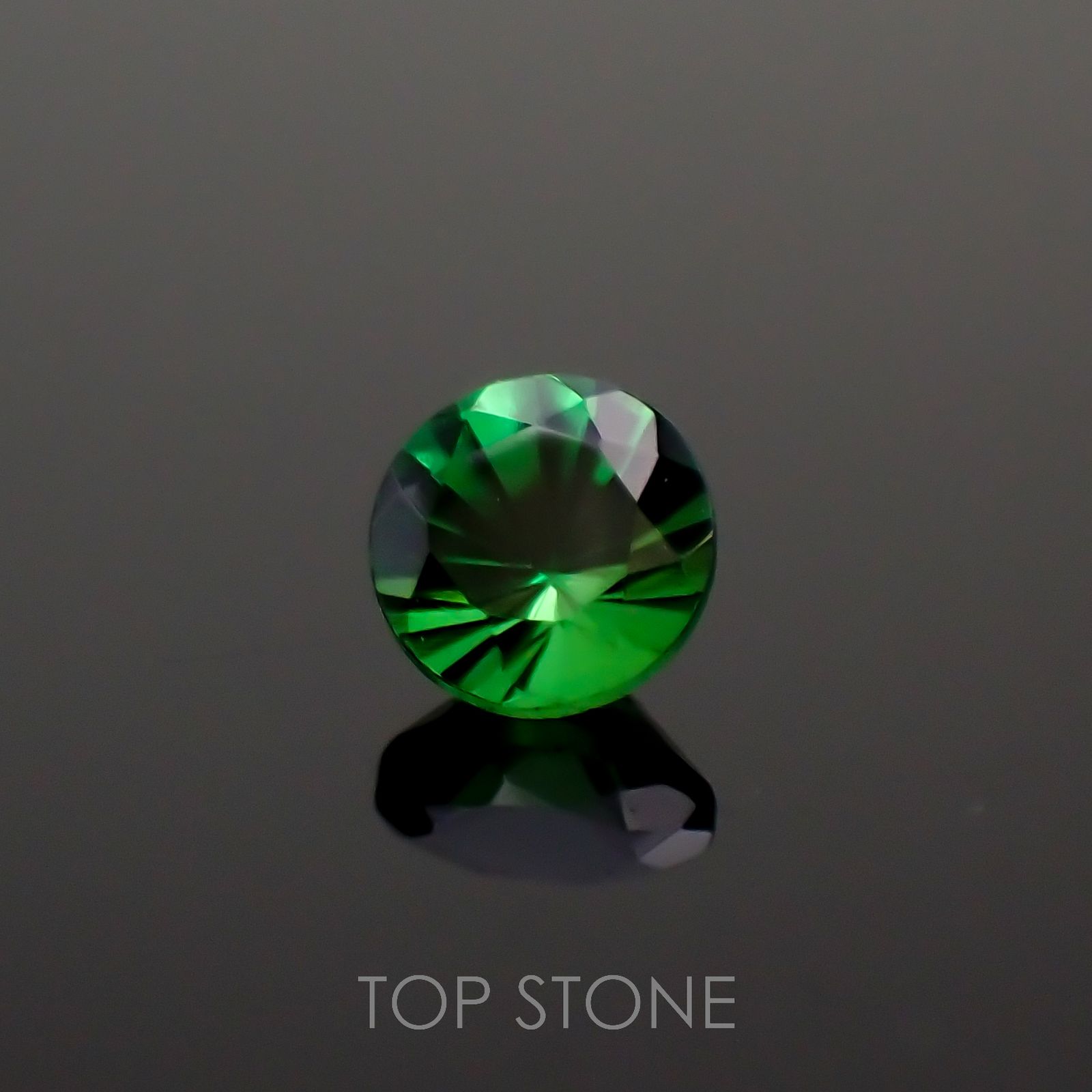ツァボライト(宝石名ガーネット)タンザニア産 0.13ct 識別済[221018716]3.1x3mm前後