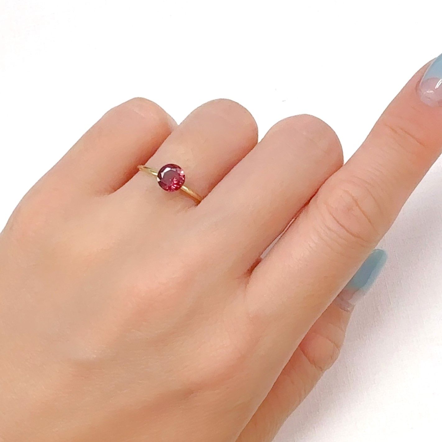 ロードライトガーネット(宝石名ガーネット)ブラジル産 0.92ct 識別済[240928706]6x6mm前後
