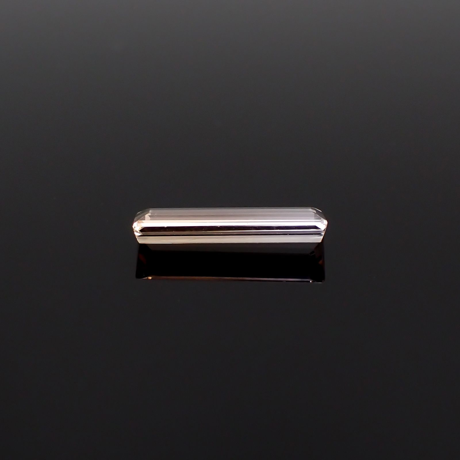 バイカラートパーズ ブラジル産 1.22ct[231023705]12.3x3.9mm前後