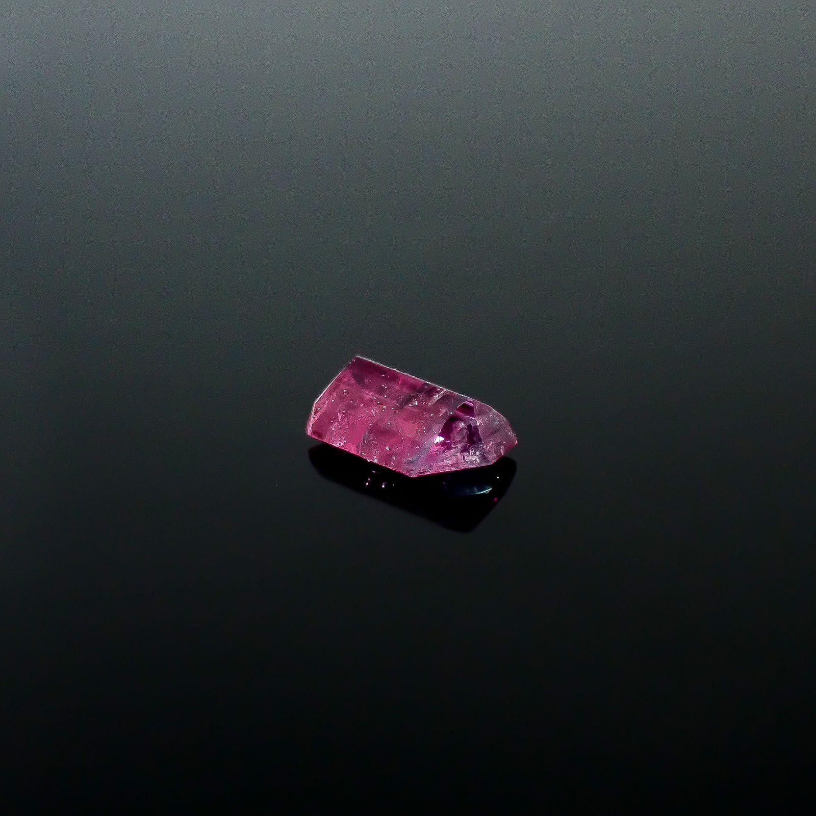 ◇カスタムカット◇バイカラーパライバトルマリン 非加熱(宝石名トルマリン/別名パライバ・トルマリン)ブラジル産 GIA鑑付 0.25ct / 4.86x2.98mm前後 [251031349]