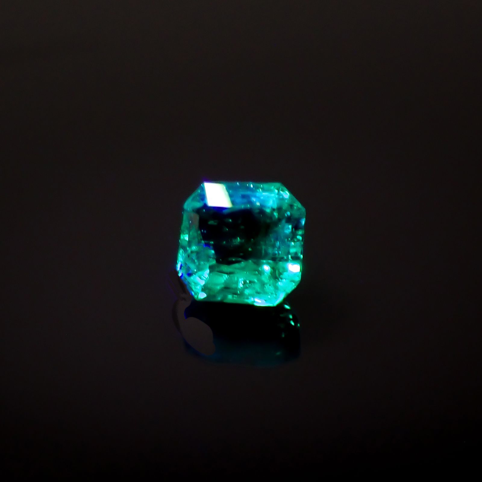 エメラルド コロンビア産 0.16ct[240427236]3.3x3.3mm前後