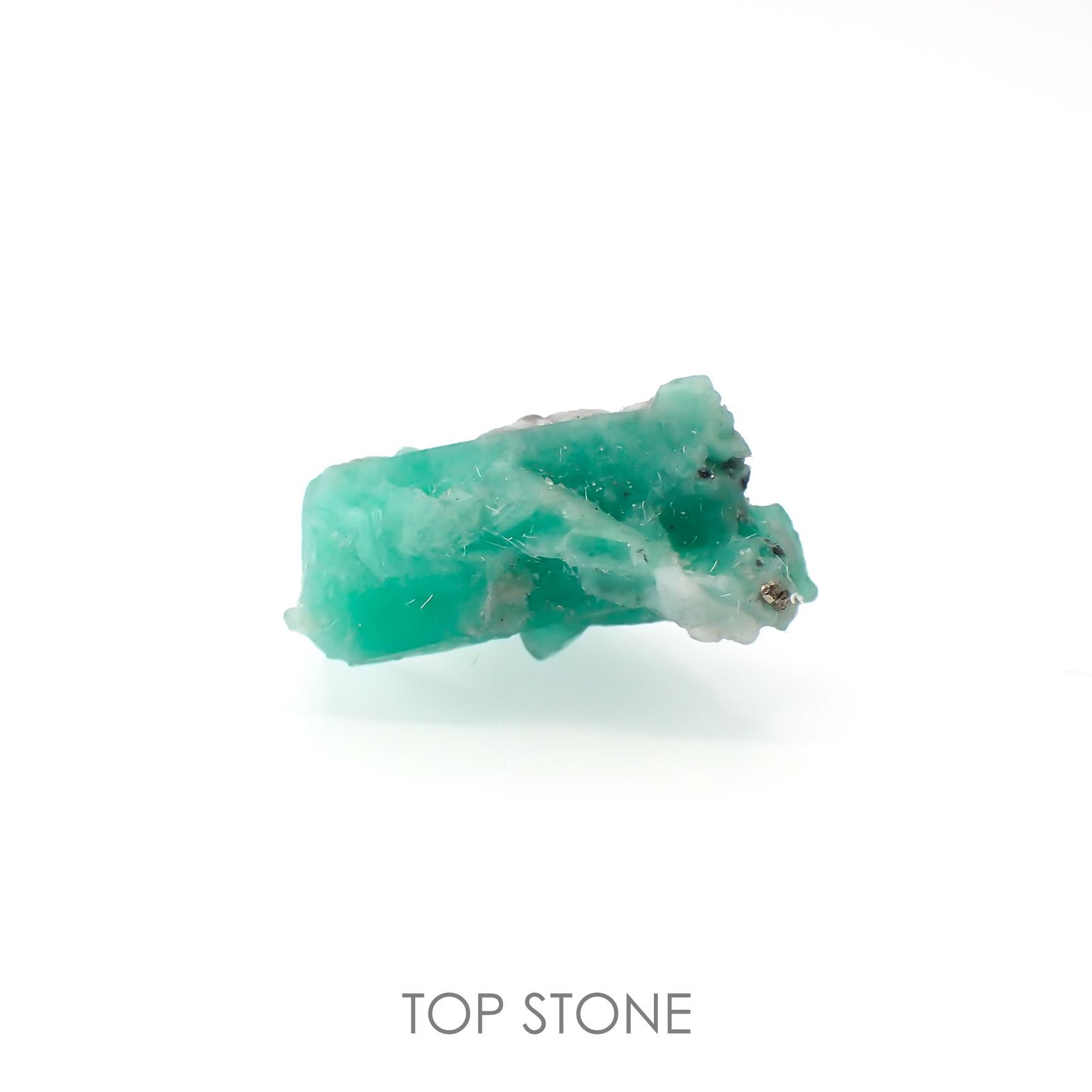 エメラルド(宝石名エメラルド) コロンビア産 原石・結晶 4.51ct 識別済[211013646]14.9×10.4mm前後